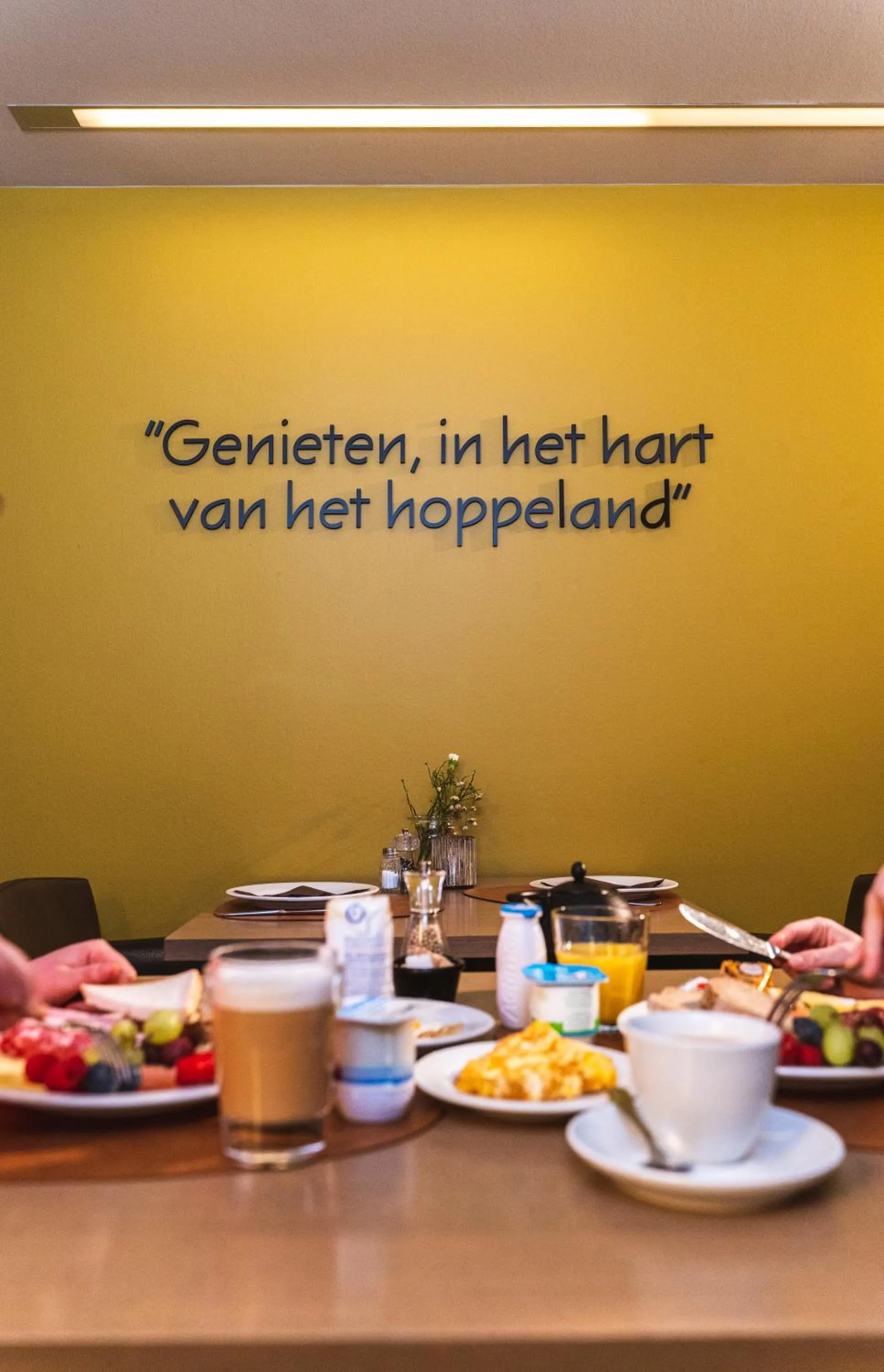 Breakfast in Hotel de la Paix