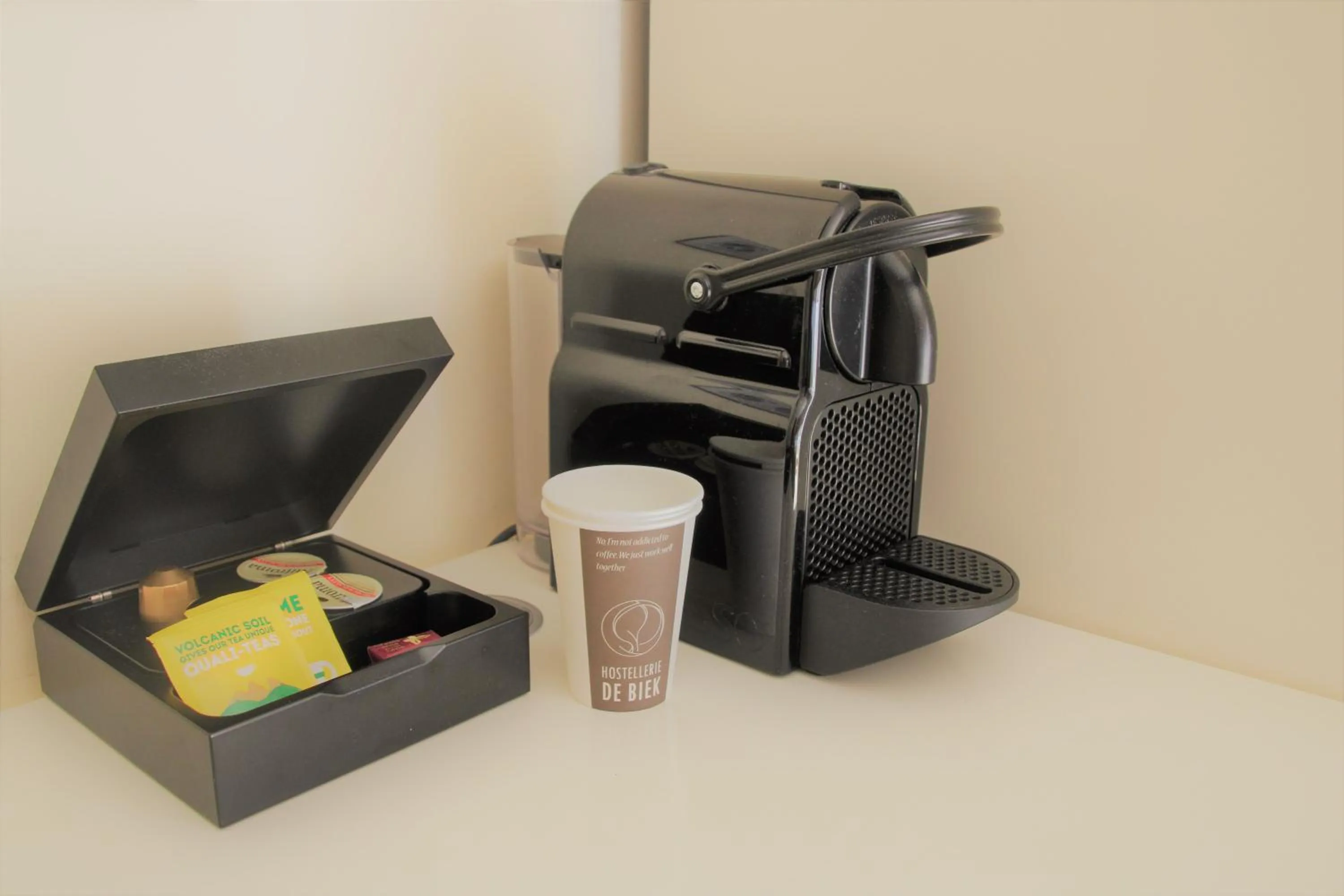 Coffee/tea facilities in Hostellerie De Biek