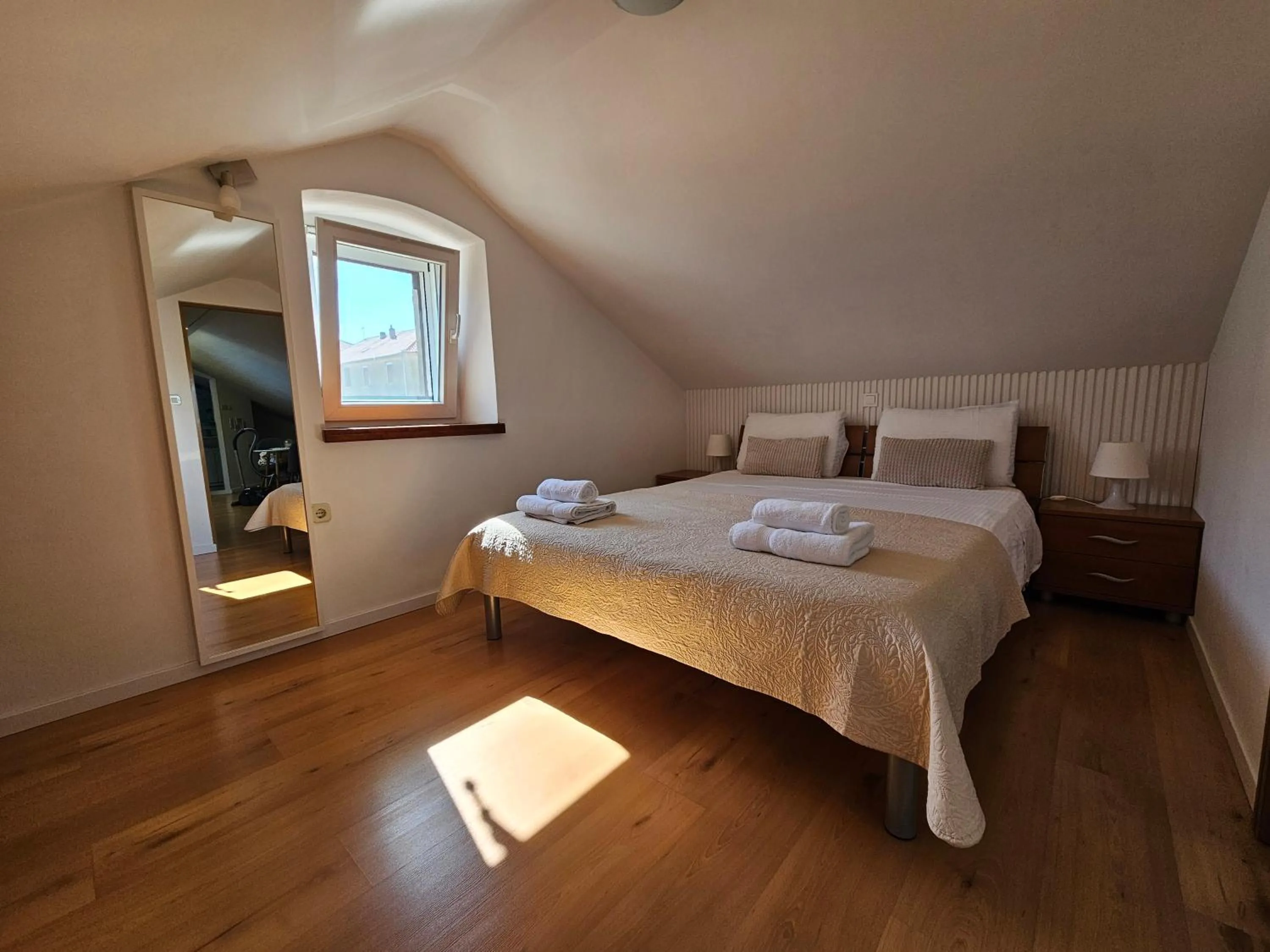 Bed in Lovely attic apartman-Melani