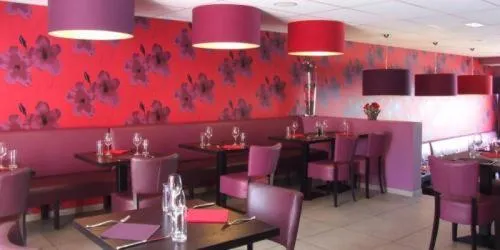 Restaurant/places to eat in Well'in Hotel