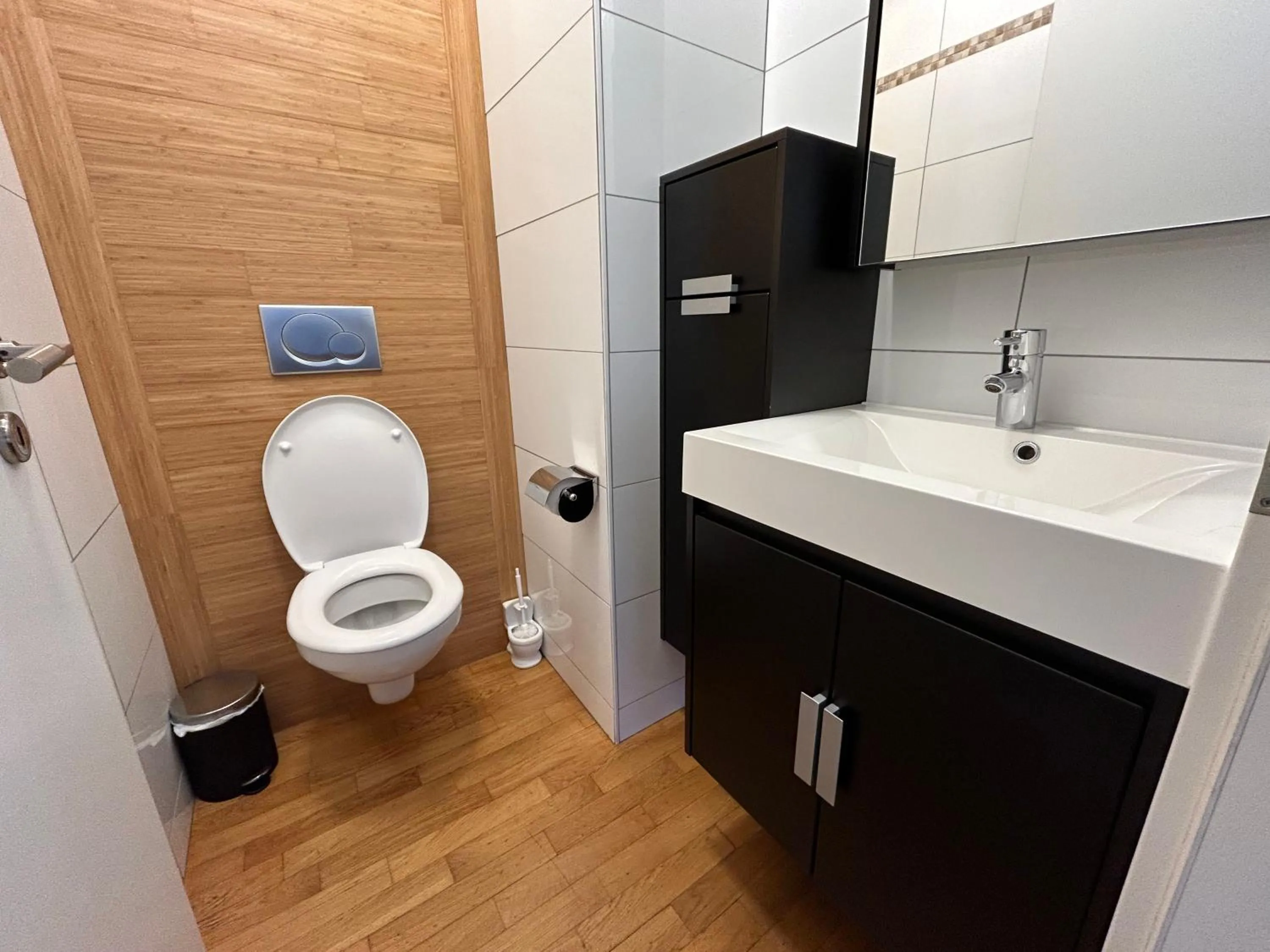 Toilet in Race & Rooms