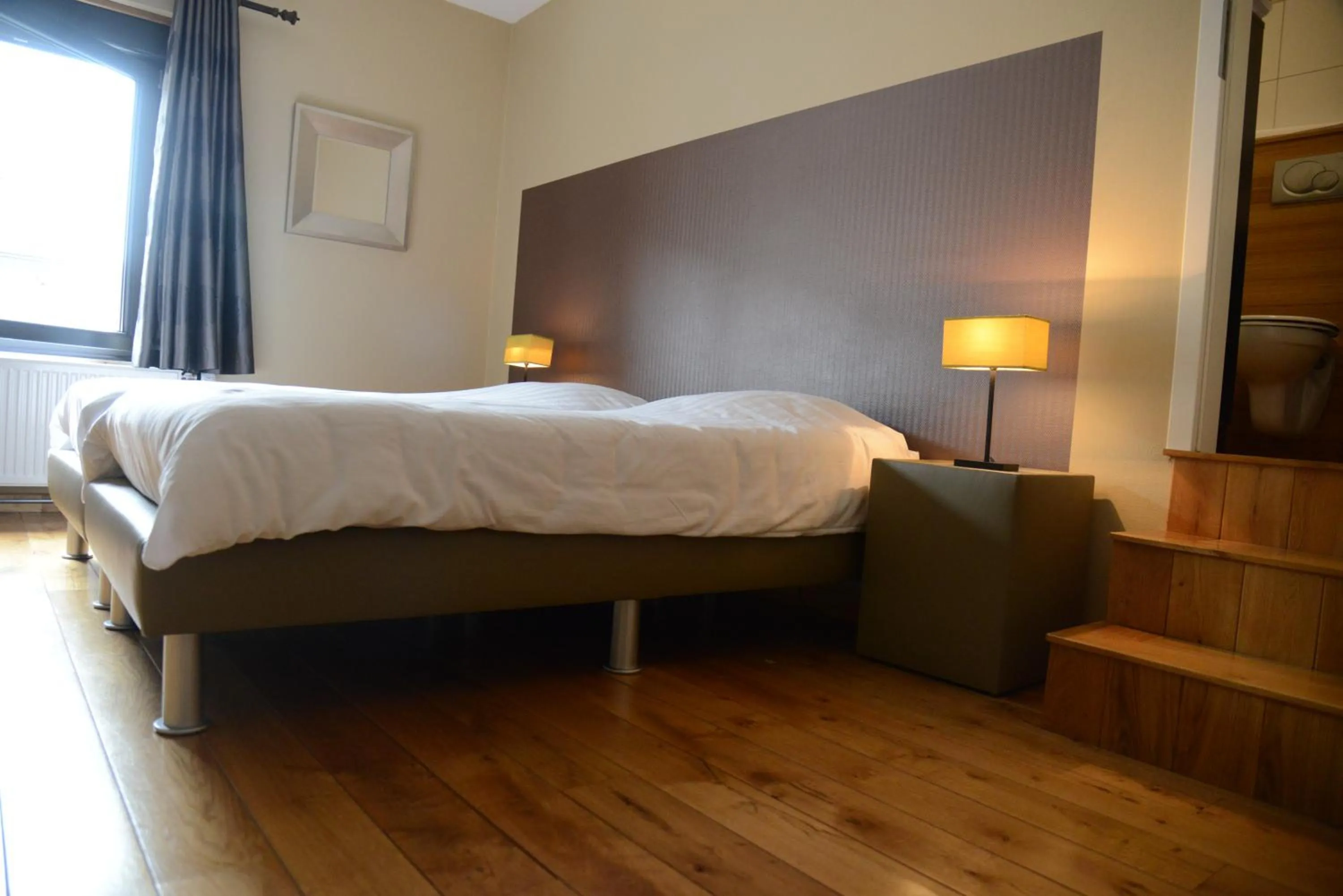 Bedroom, Bed in Race & Rooms