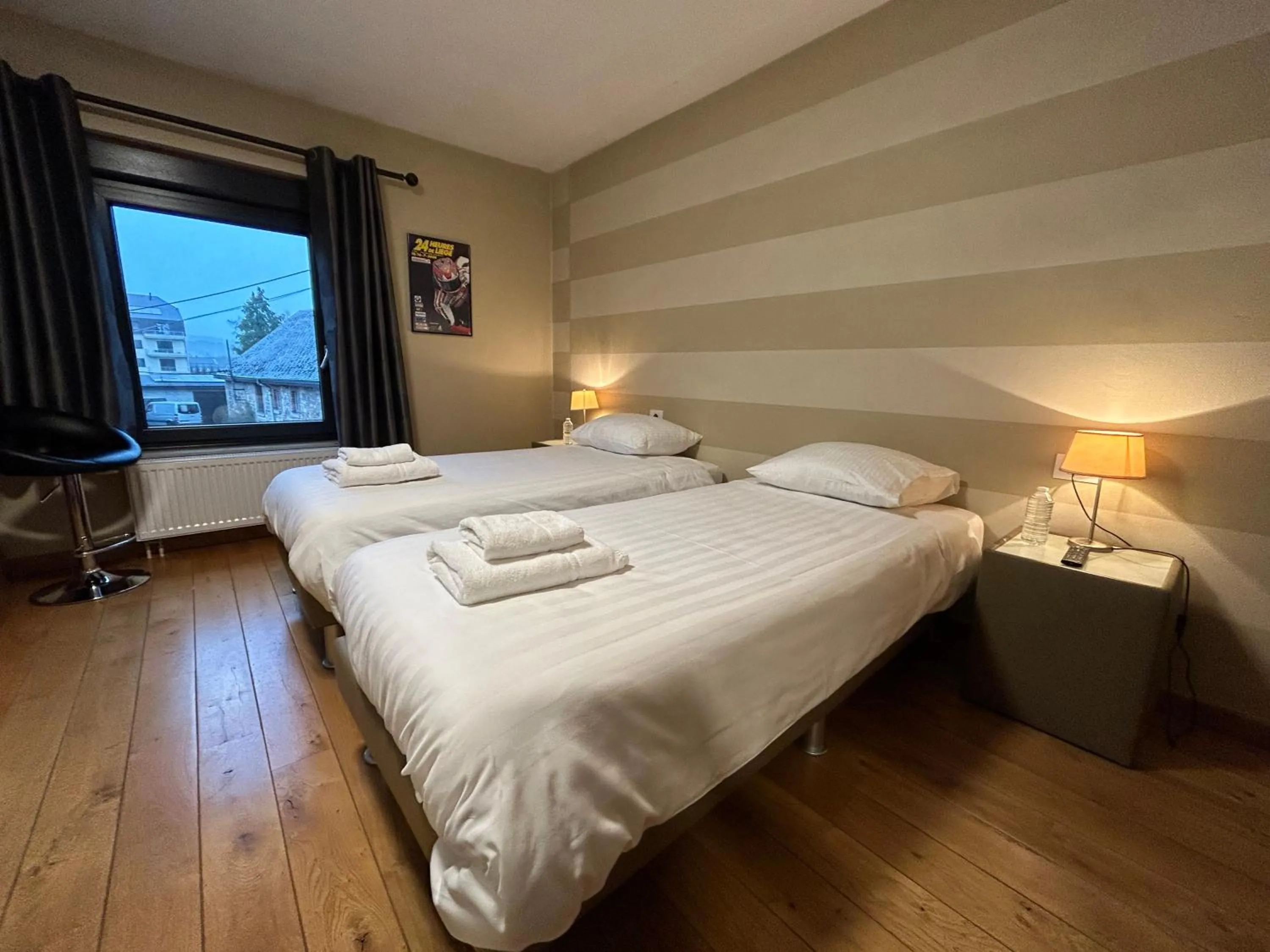 Bed in Race & Rooms