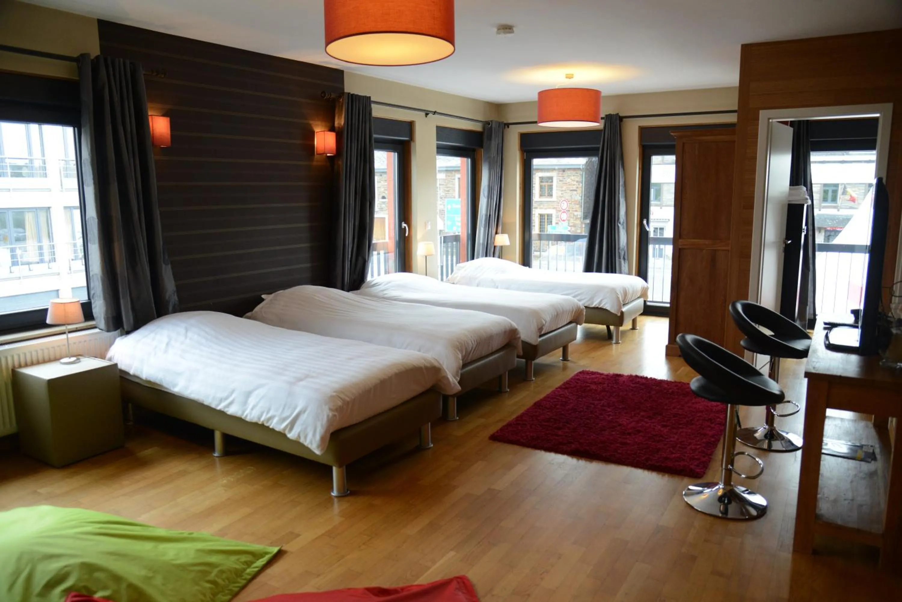 Seating area, Bed in Race & Rooms