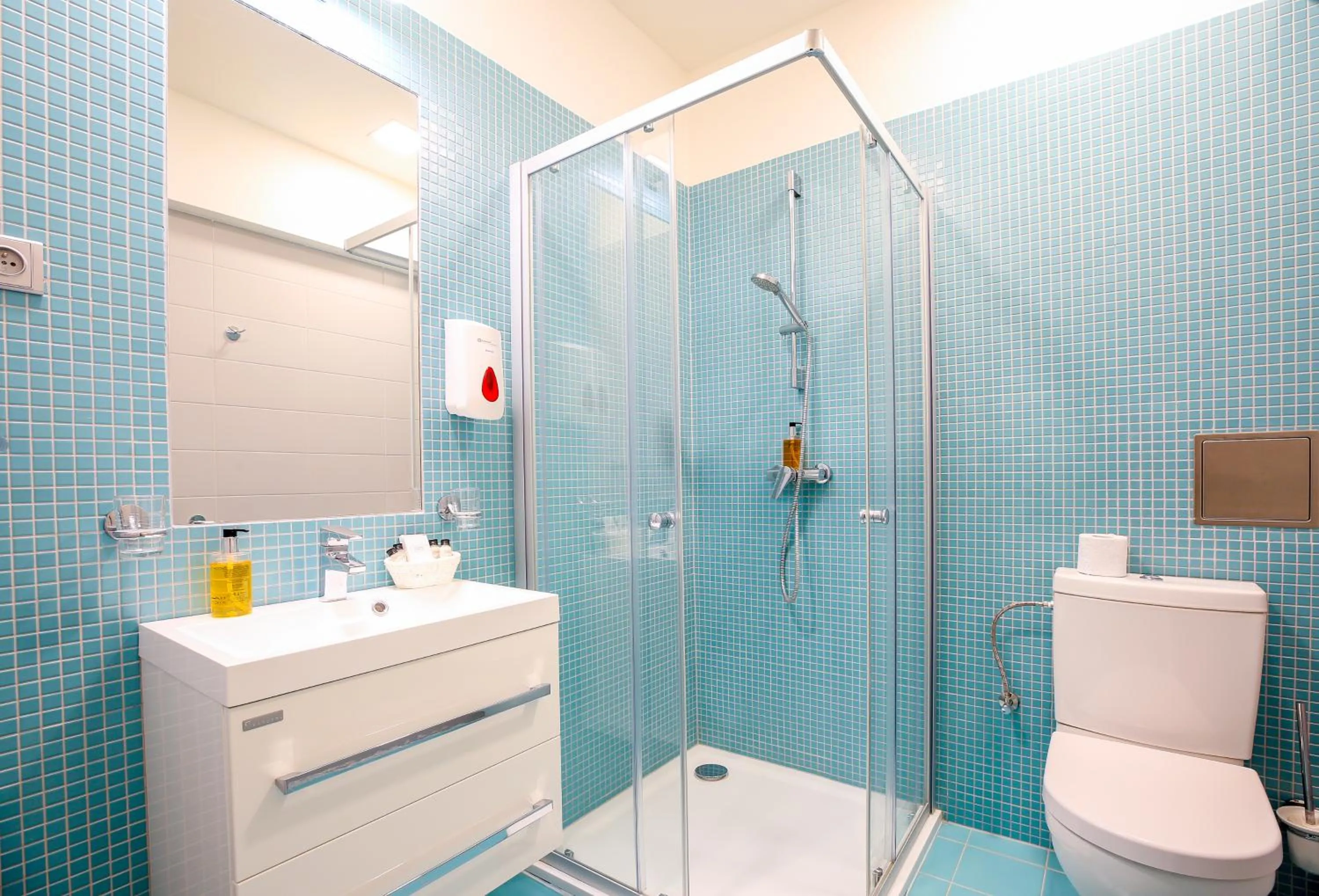 Shower in Apartments Embassy by LH