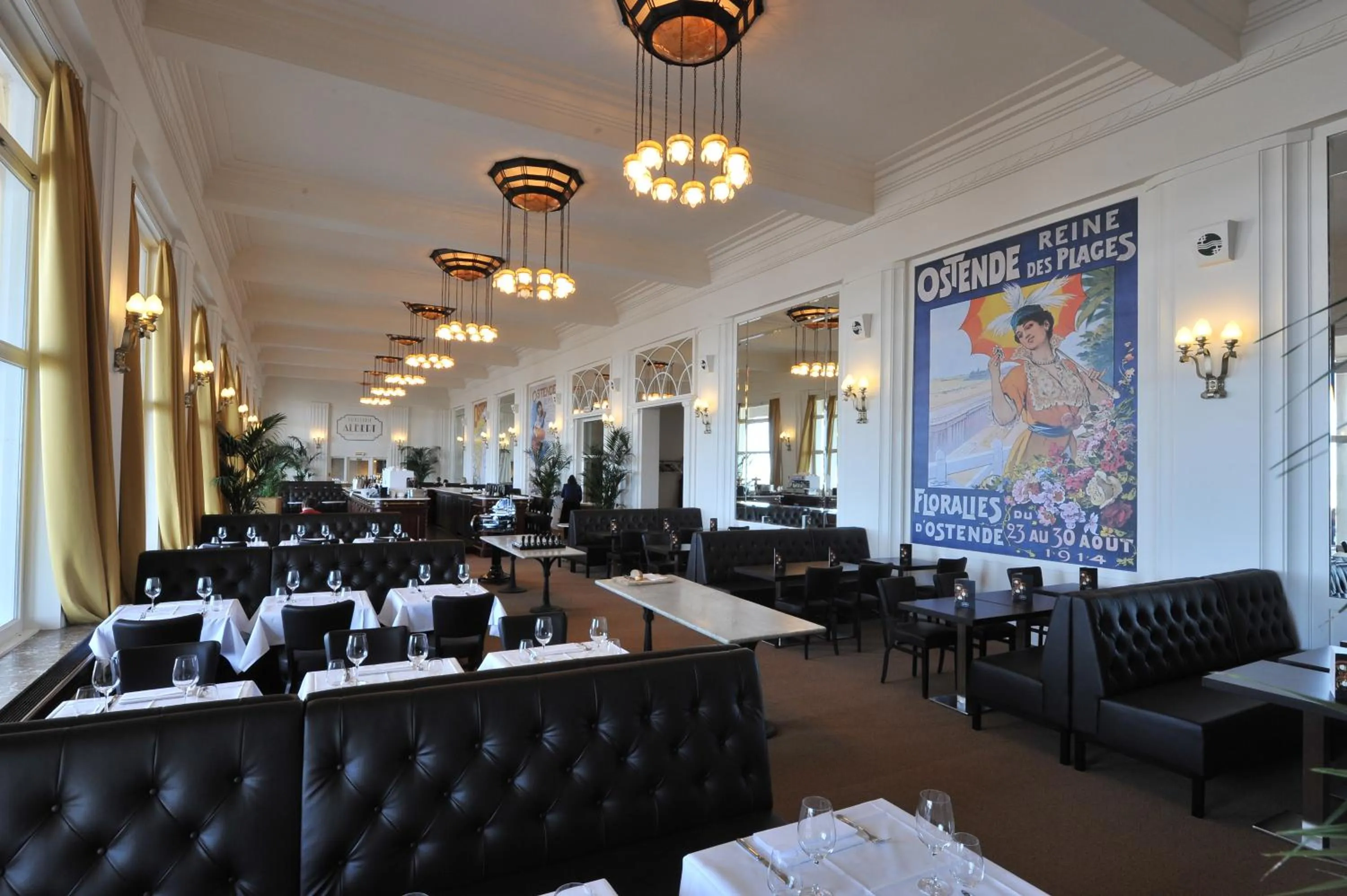 Restaurant/places to eat in Thermae Palace