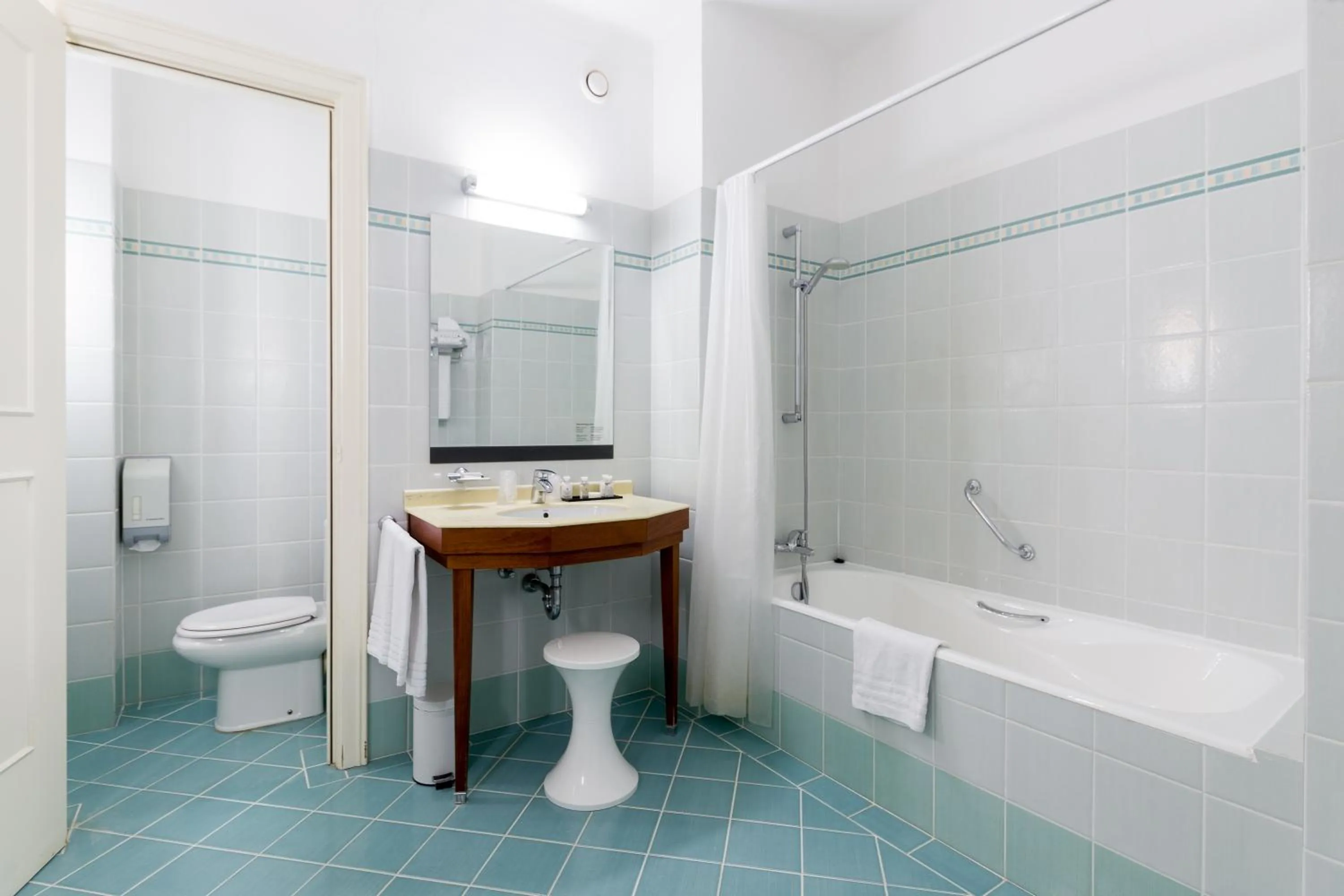 Shower in Thermae Palace