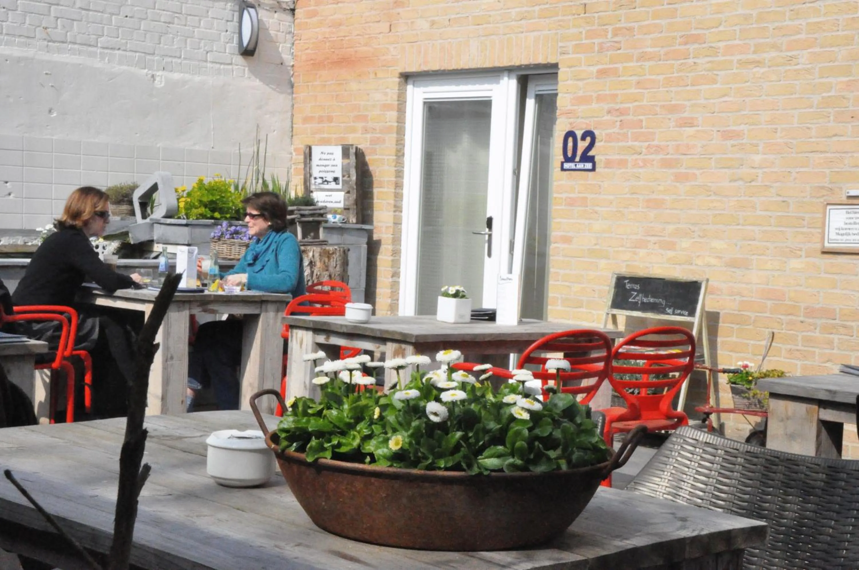 People in Hotel Aan Zee