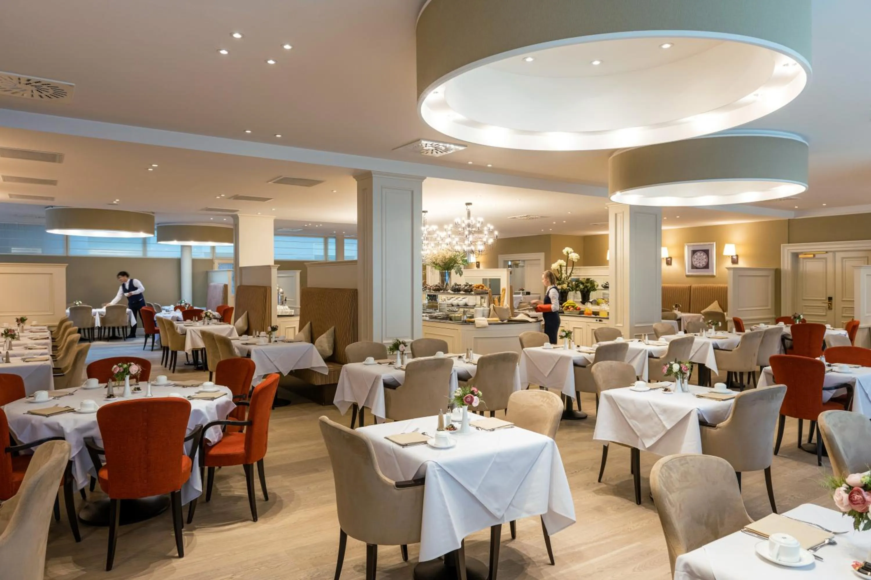 Restaurant/places to eat in Grand Hotel Casselbergh