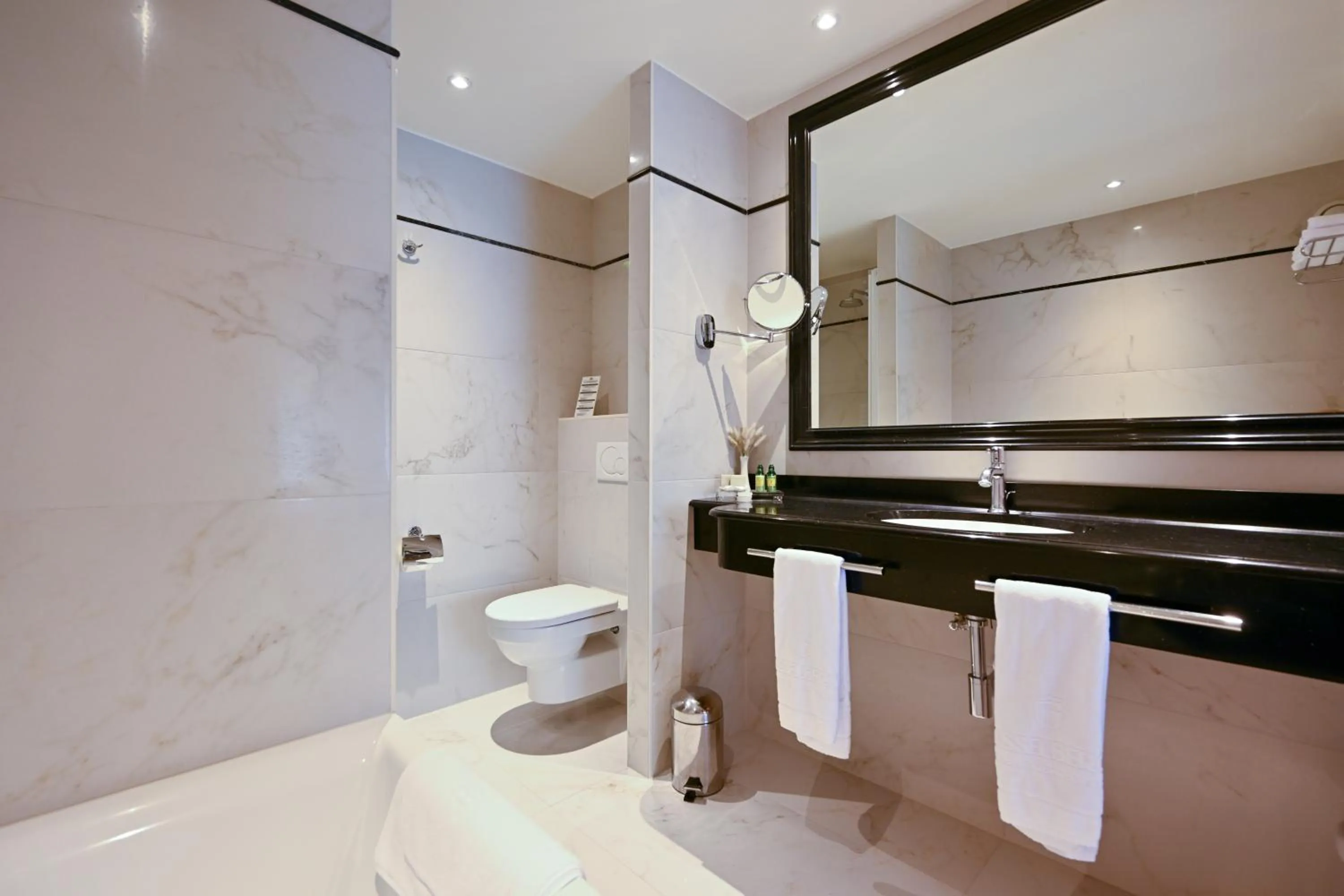 Shower in Grand Hotel Casselbergh