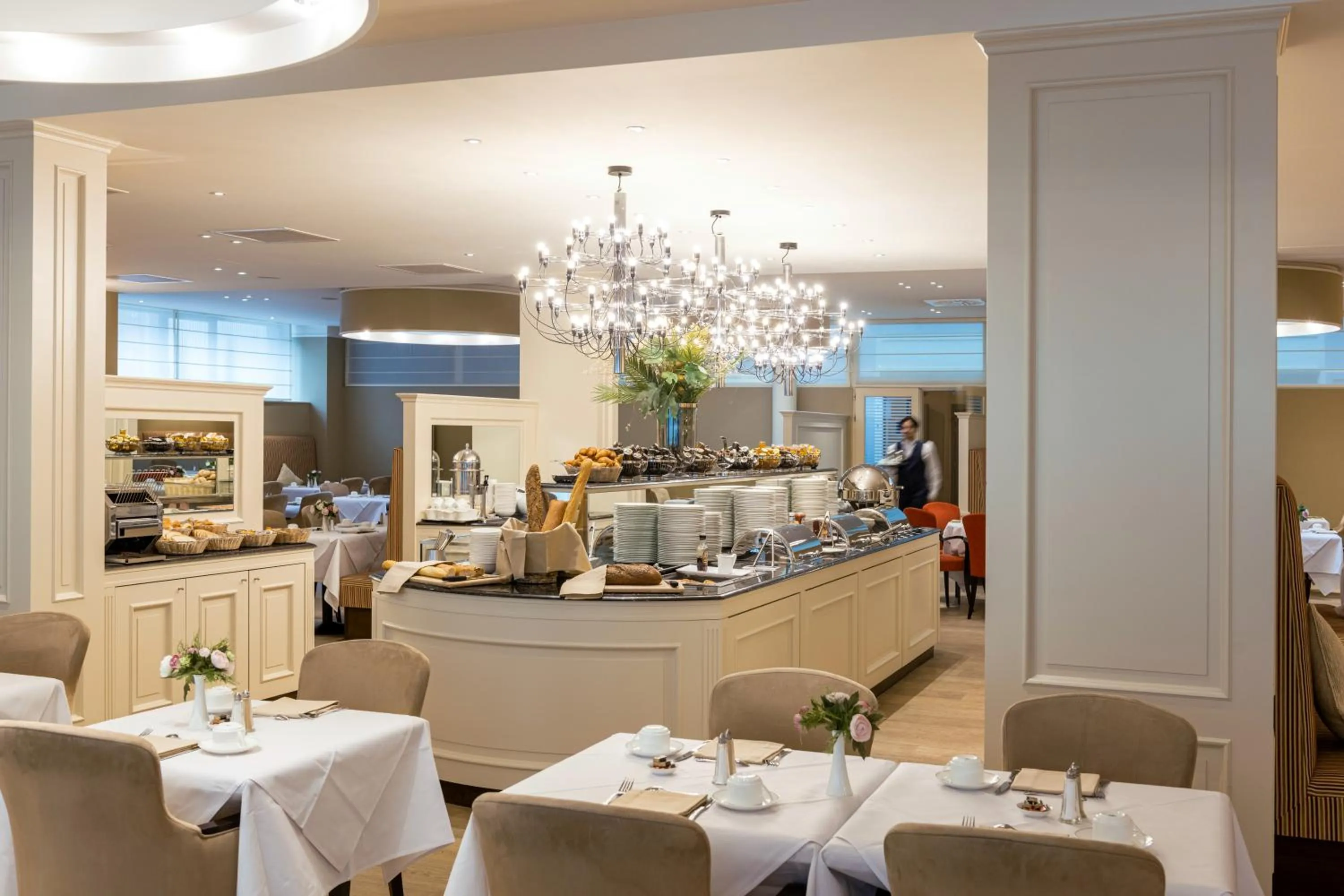 Restaurant/places to eat in Grand Hotel Casselbergh