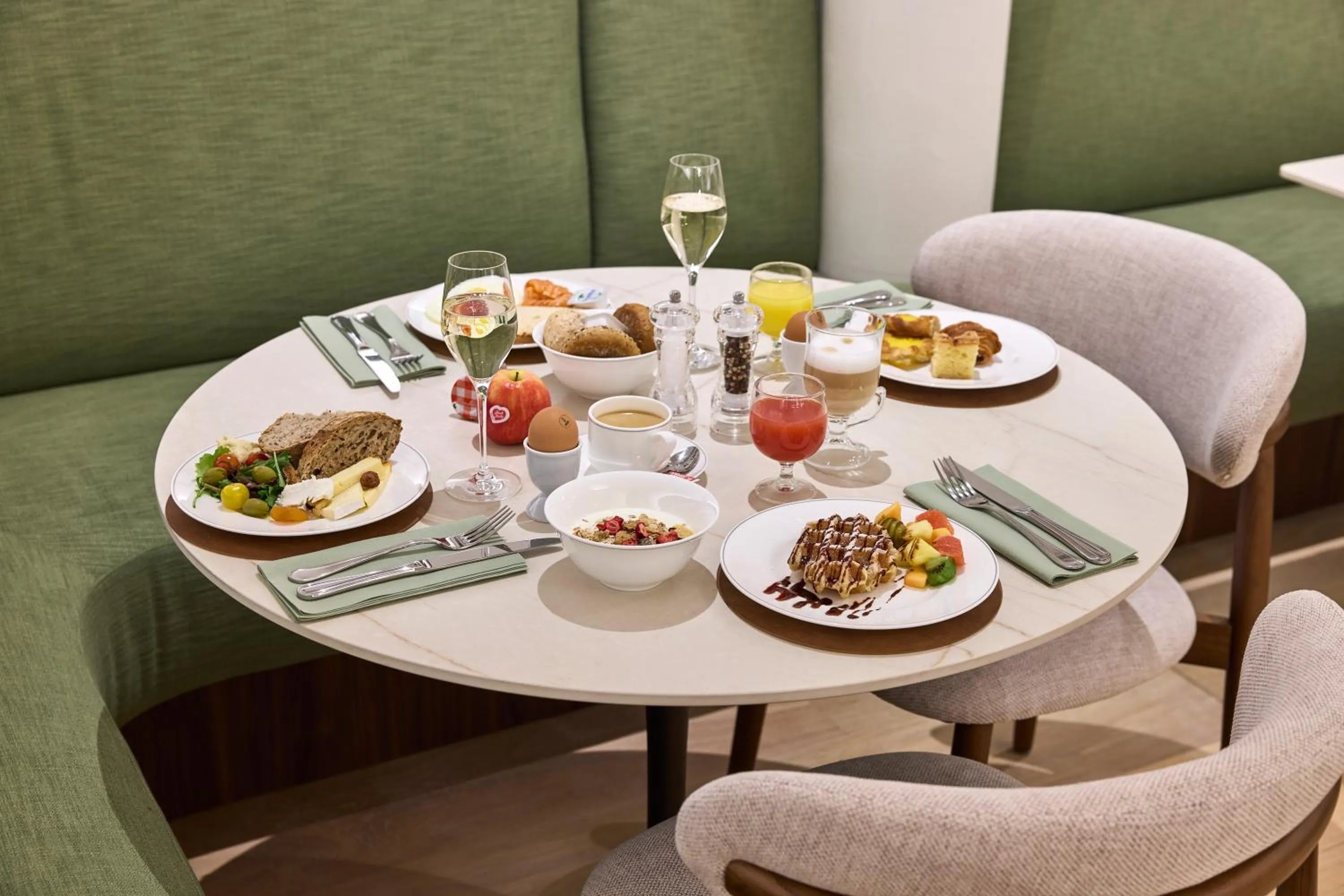 Restaurant/places to eat in Grand Hotel Casselbergh