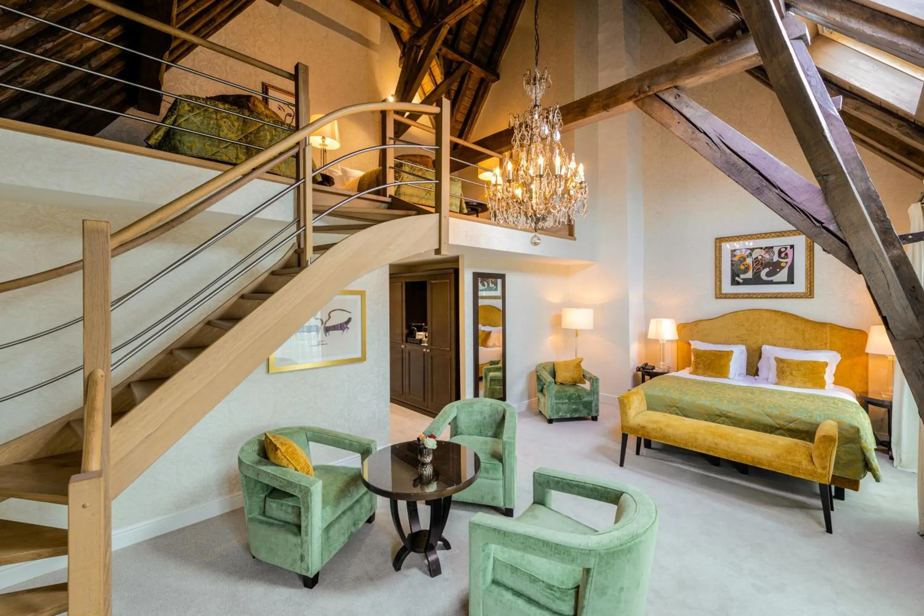 Family Suite “King Charles II” in Grand Hotel Casselbergh Family Suite “King Charles II” in Grand Hotel Casselbergh