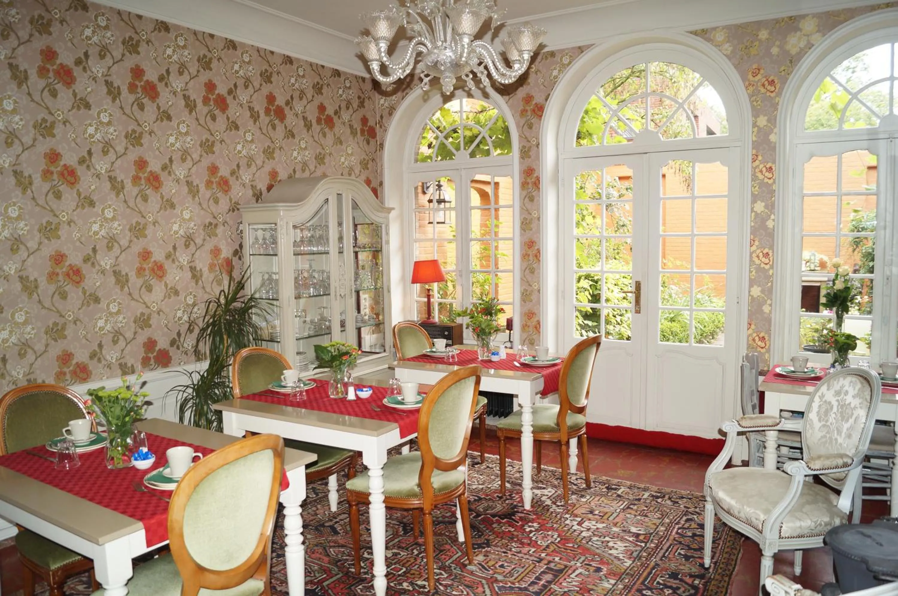 Restaurant/places to eat in B&B Next Door