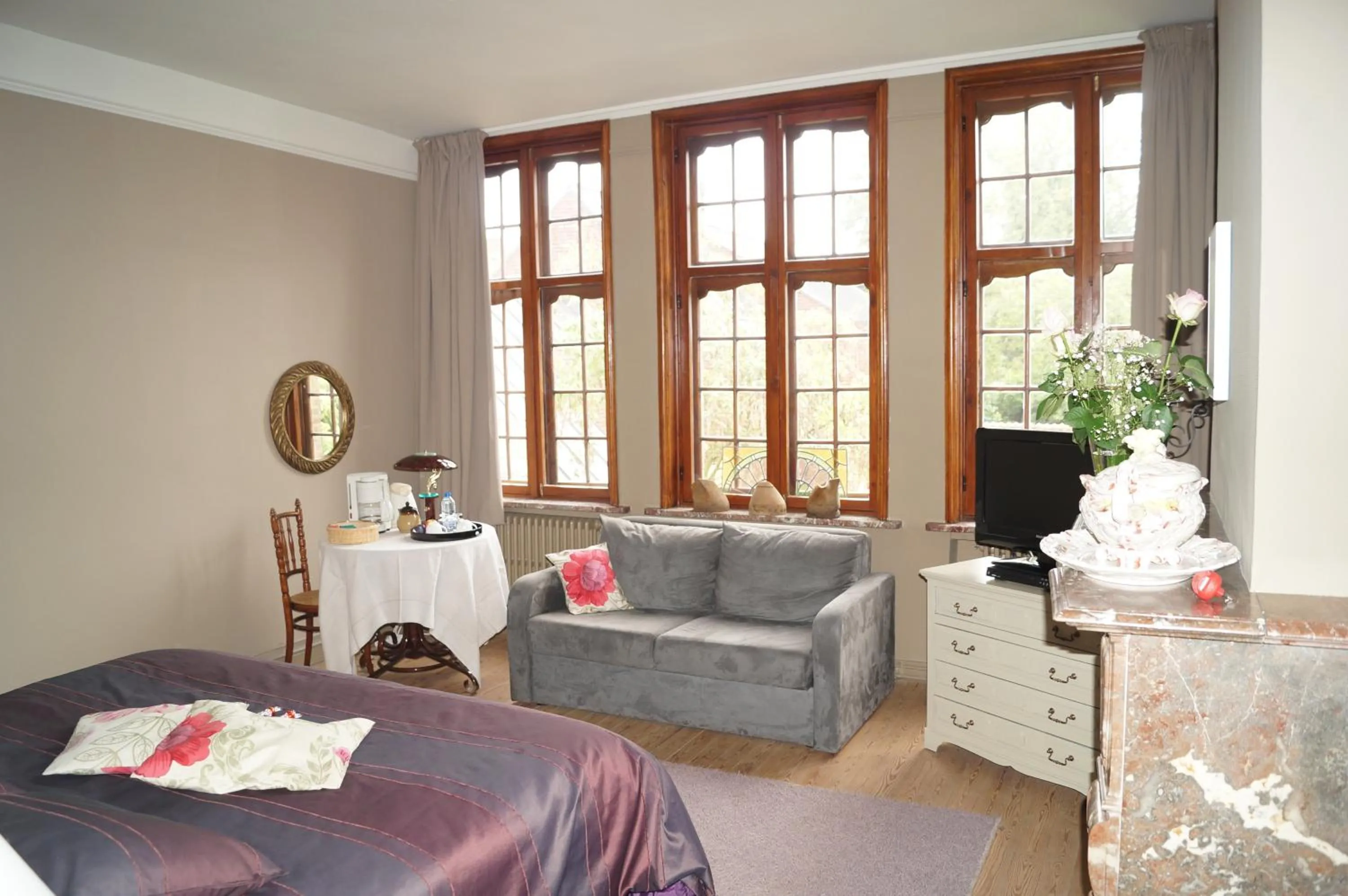 Seating area, Bed in B&B Next Door