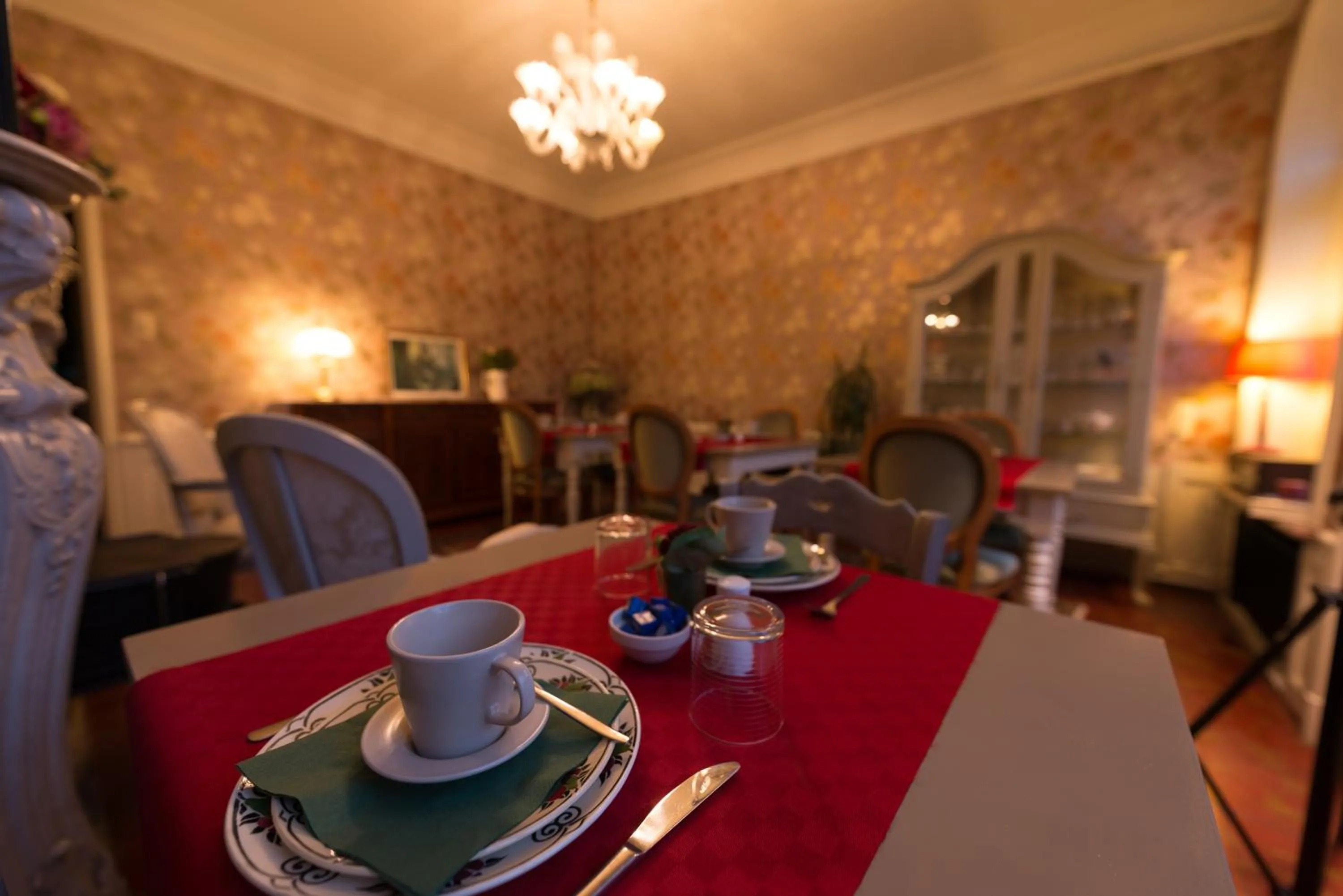 Restaurant/places to eat in B&B Next Door