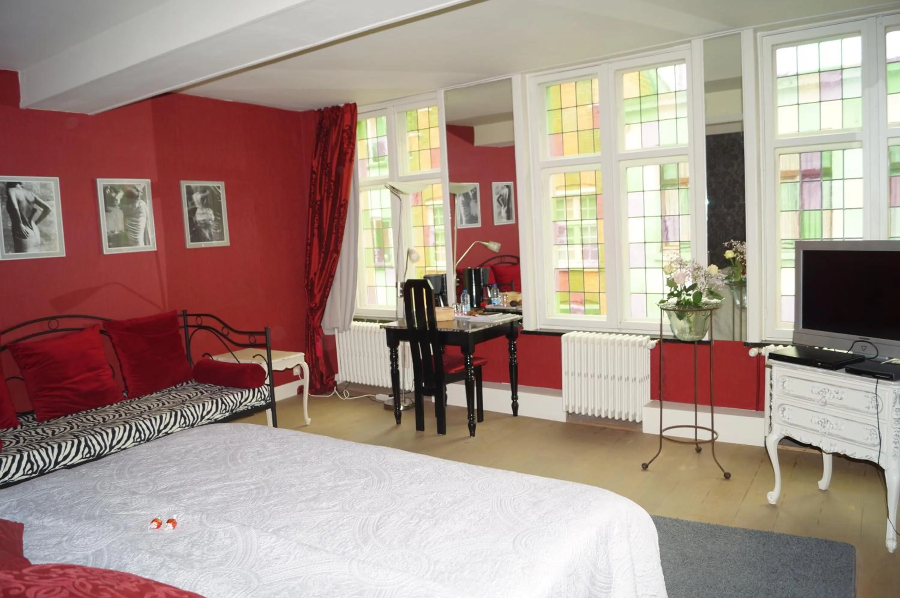 Seating area, Bed in B&B Next Door