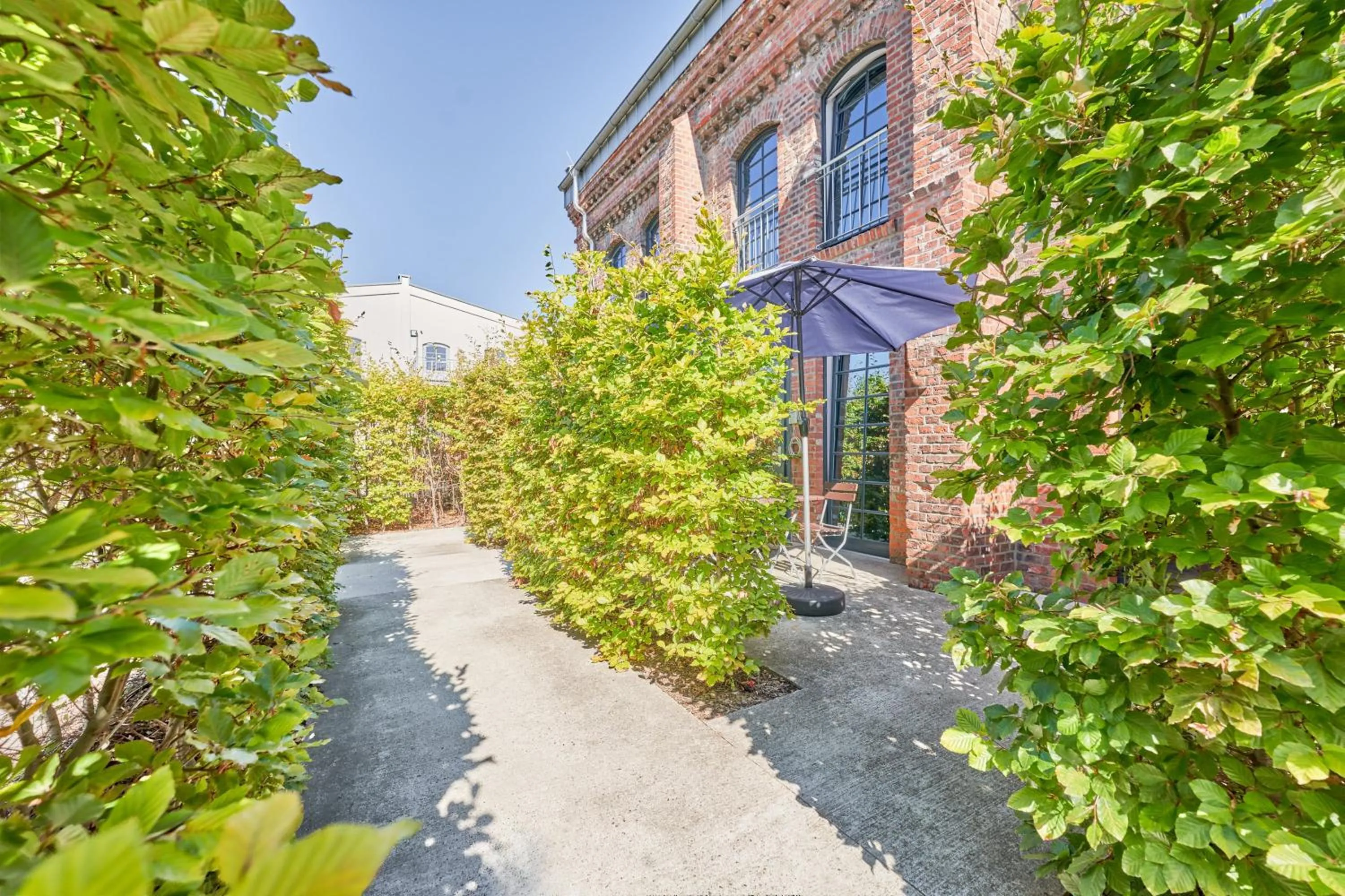 One-Bedroom Apartment with Terrace - 2 in havelblau Ferienlofts - Stilvoll wohnen unmittelbar an der Havel - zentral - Küche - WLAN - Wallbox - Kajaks und Fahrräder vor Ort