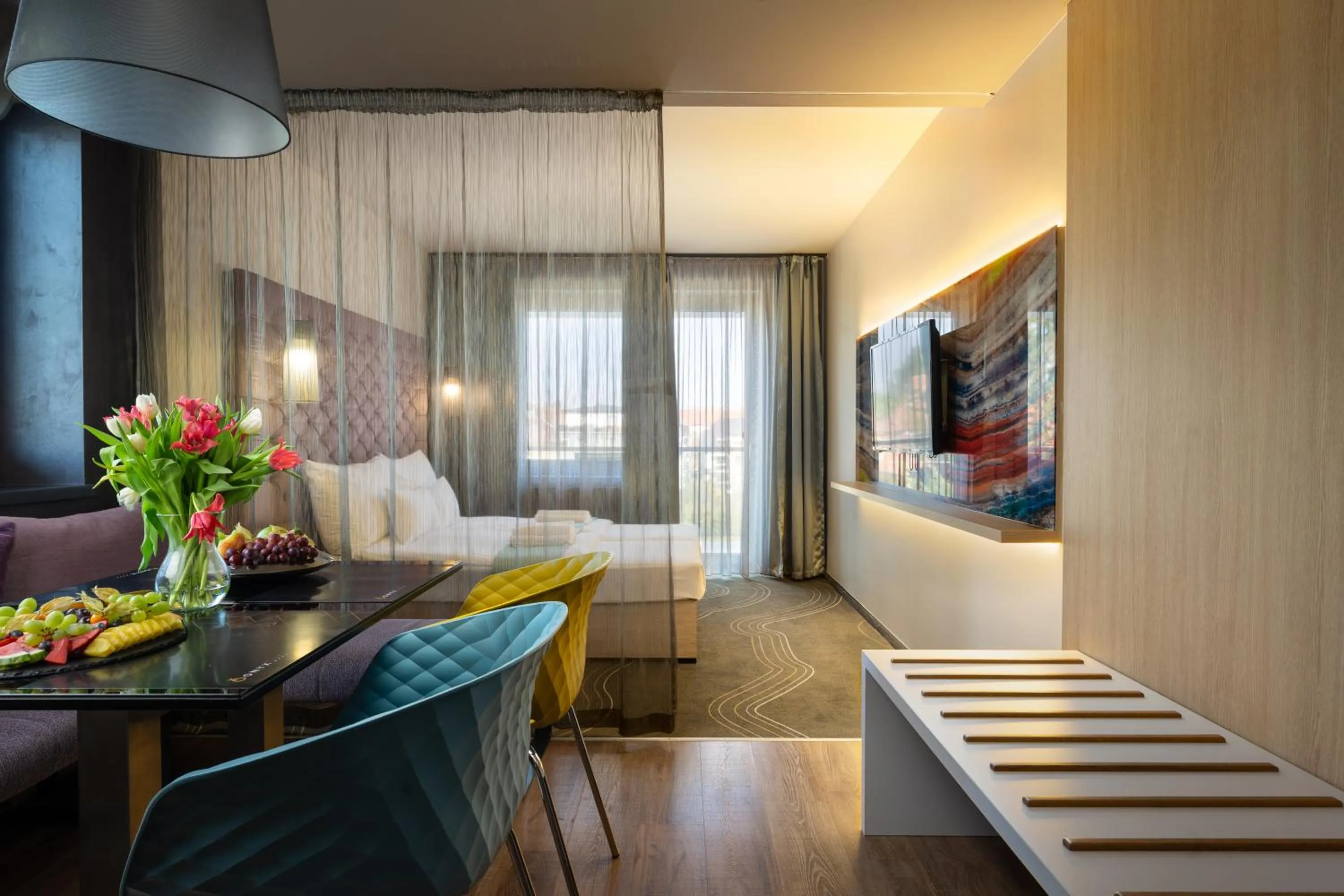 Bedroom, Bed in Onyx Luxury