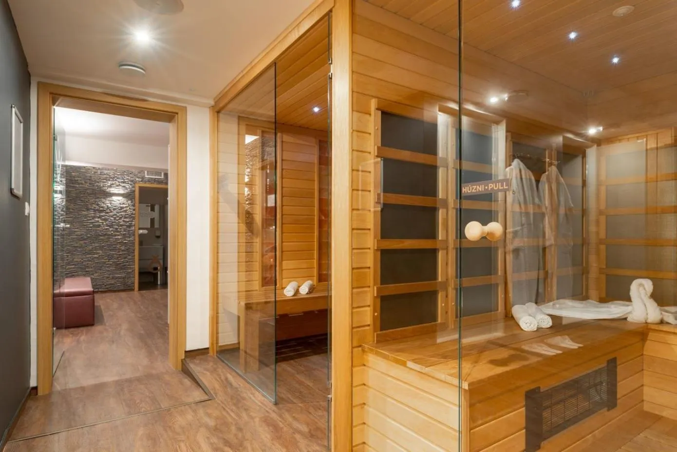 Sauna in Onyx Luxury