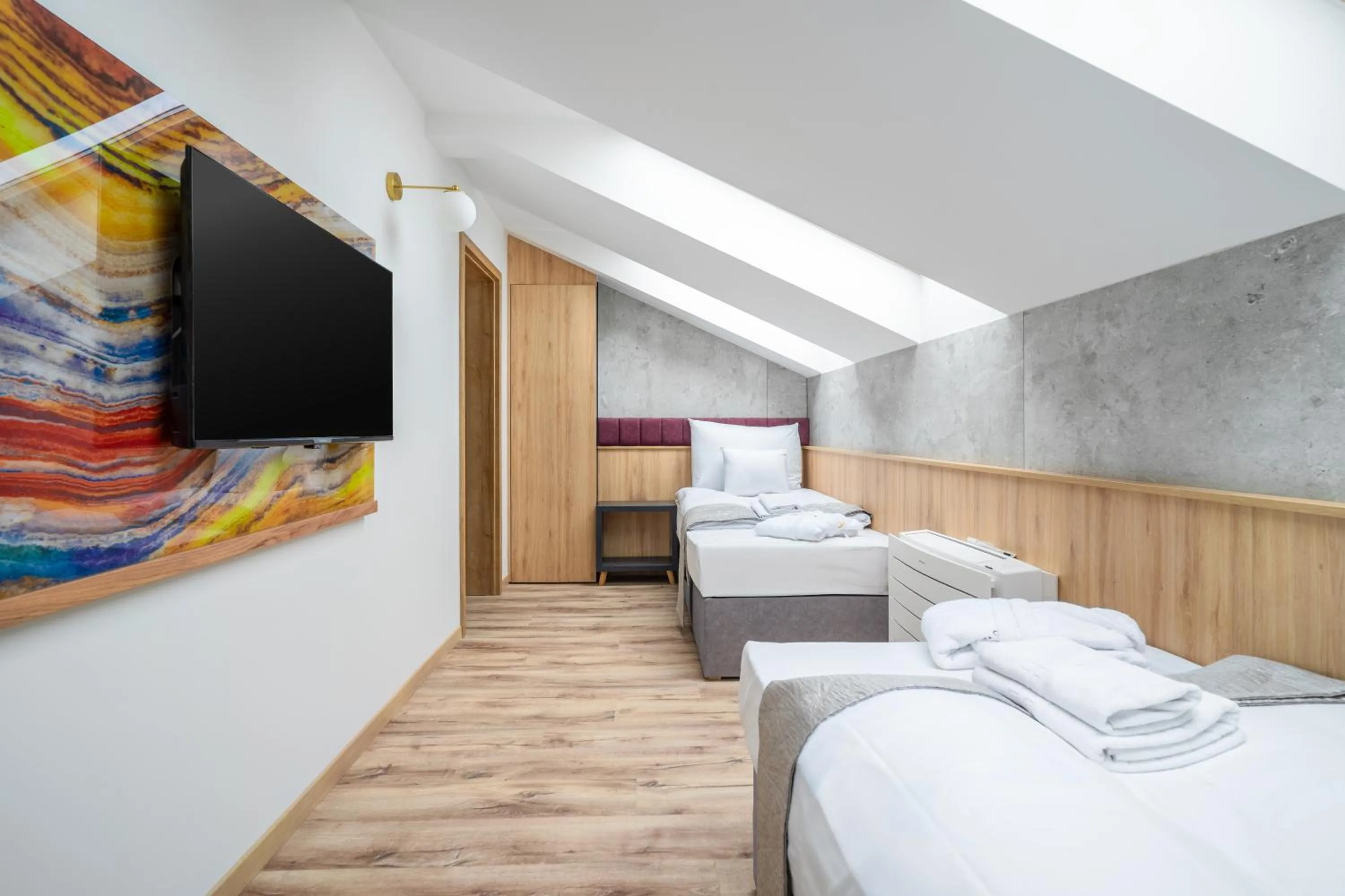 Bedroom, Bed in Onyx Luxury