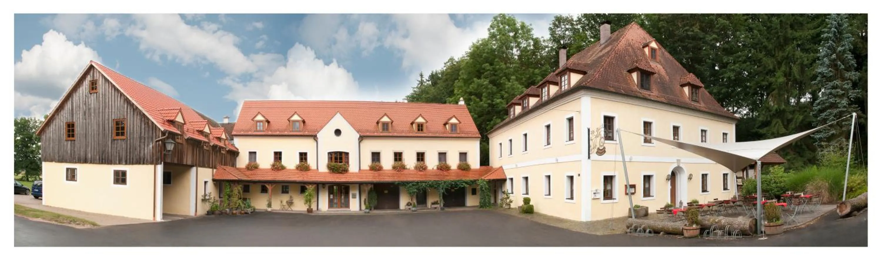 Property building in Landhotel Kahrmühle