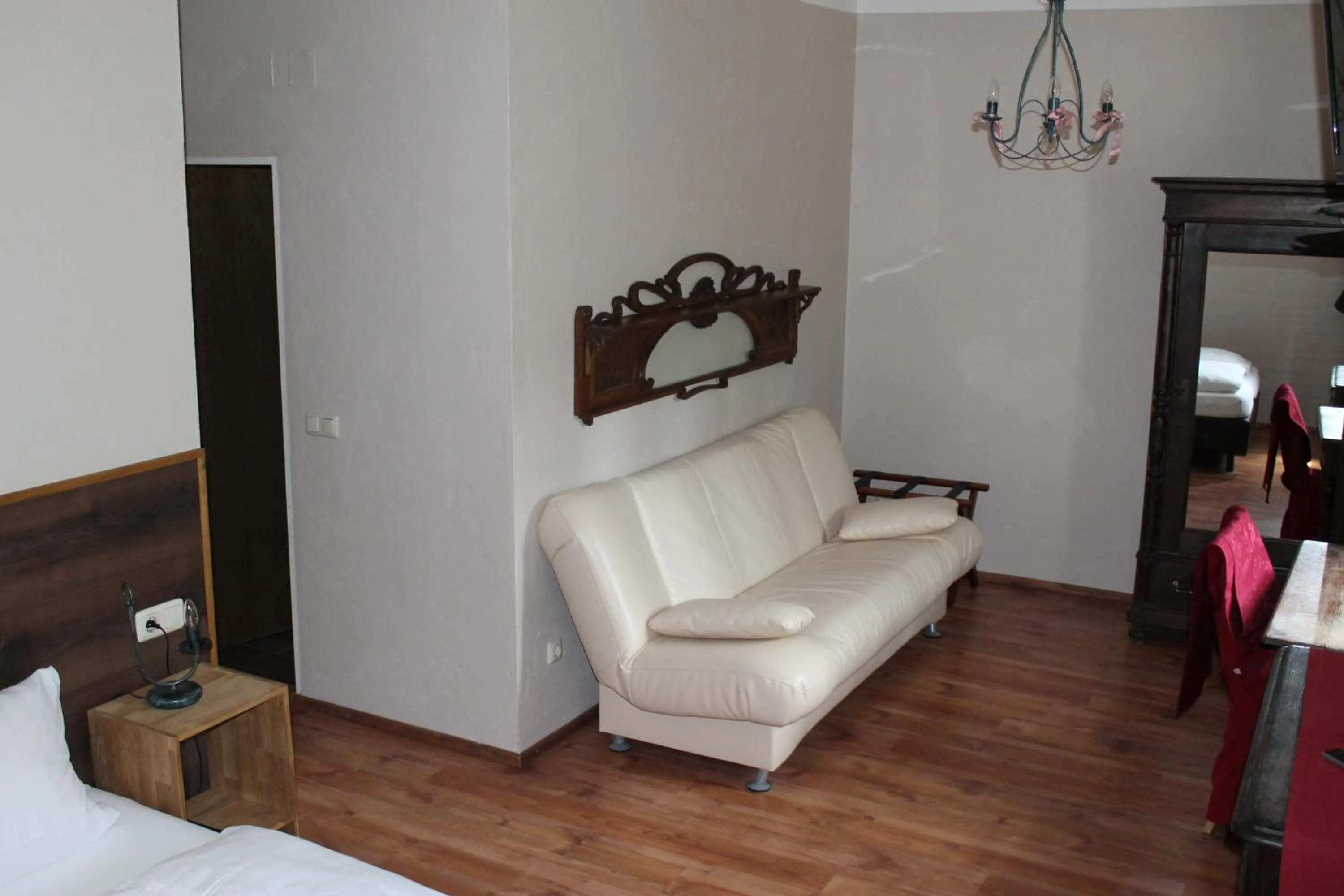 Photo of the whole room, Bed in Landhotel Kahrmühle