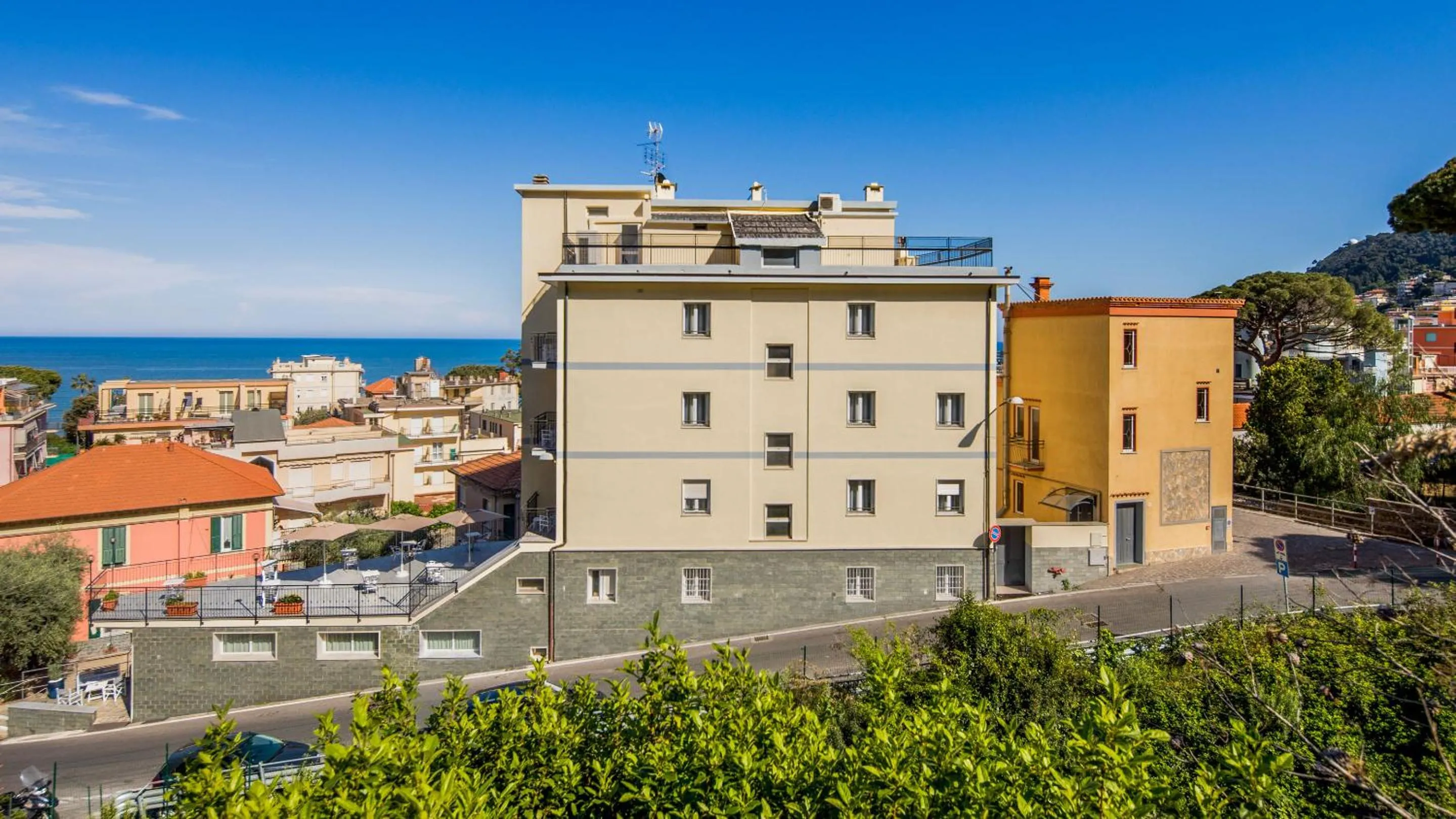 Hotel Tritone