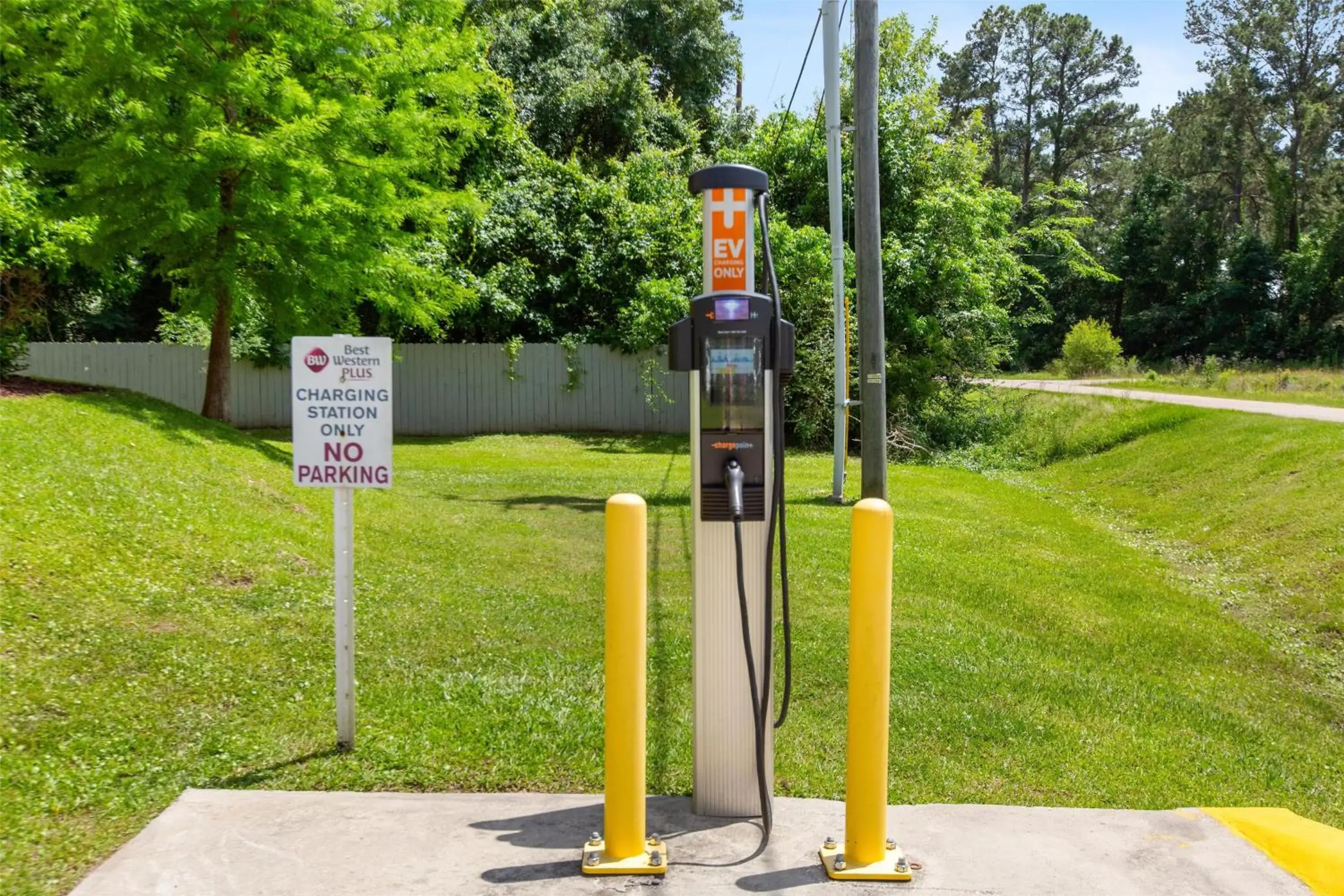 Property building in Best Western Plus Regency Park Property building in Best Western Plus Regency Park