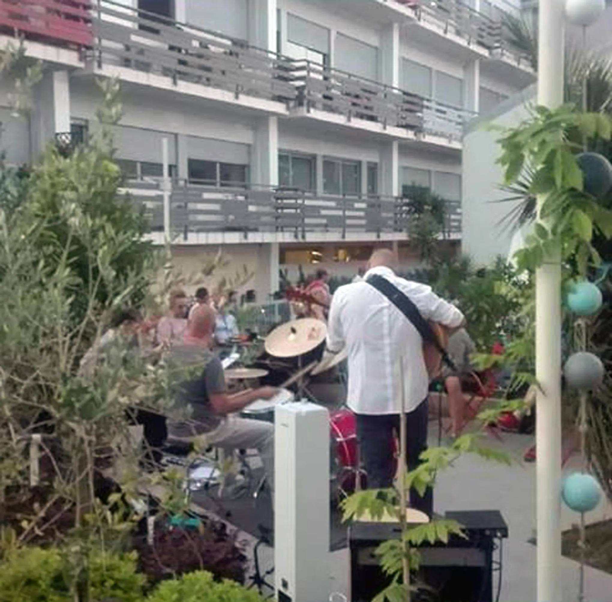 Garden in Levante Residence