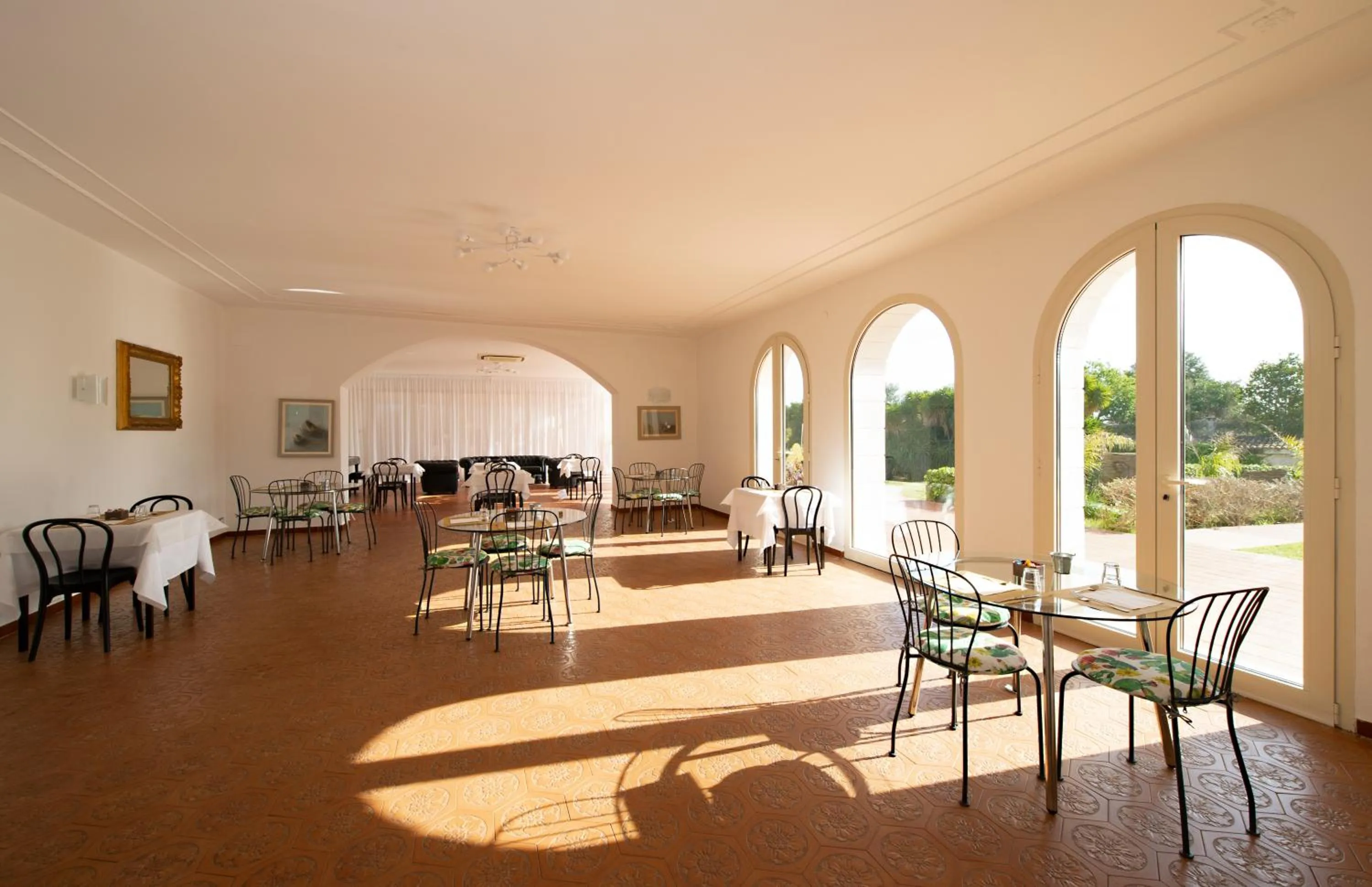 Restaurant/places to eat in Isola Charm B&B - Pool & Nature Stay