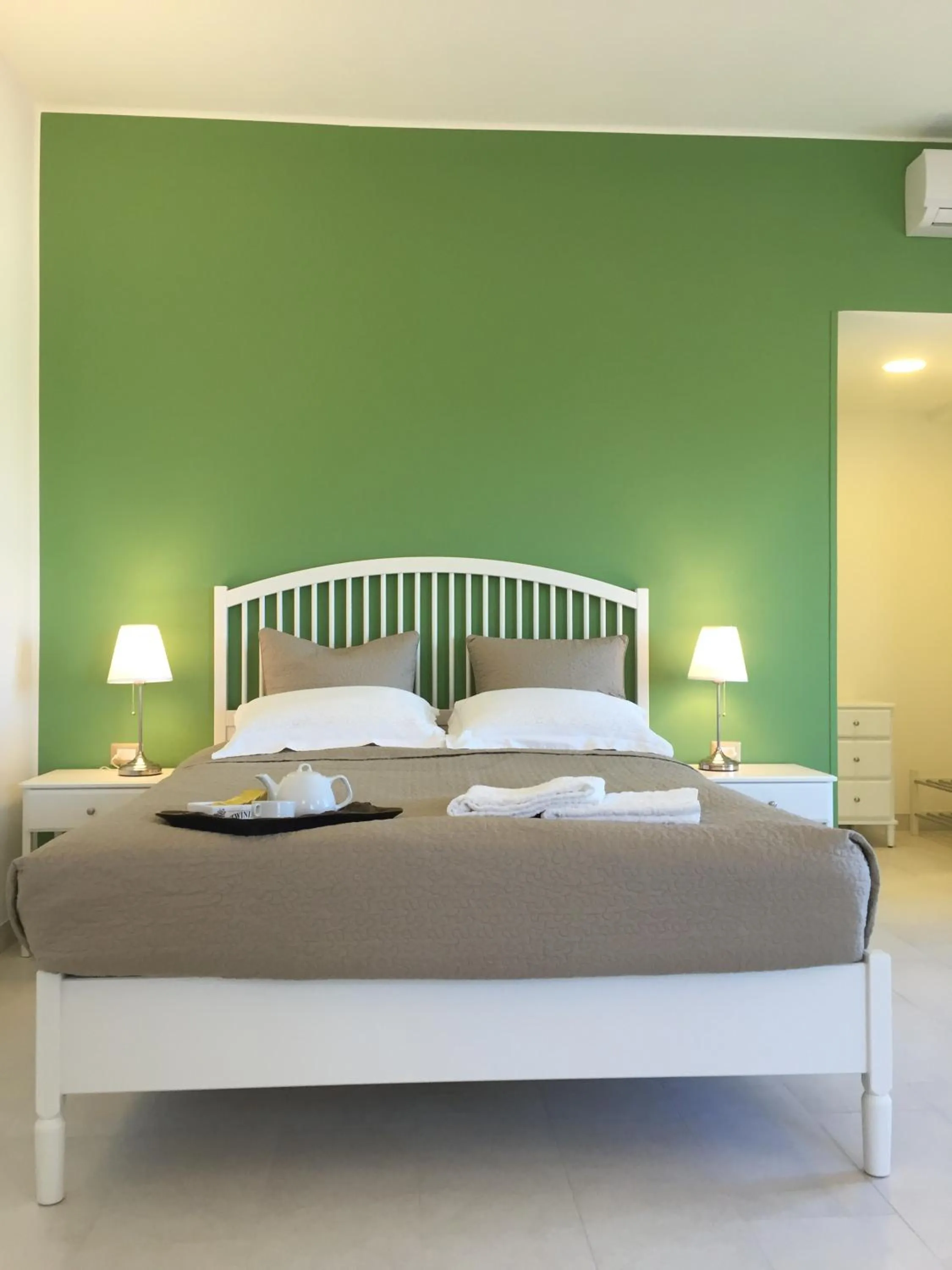 Bed in Isola Charm B&B - Pool & Nature Stay