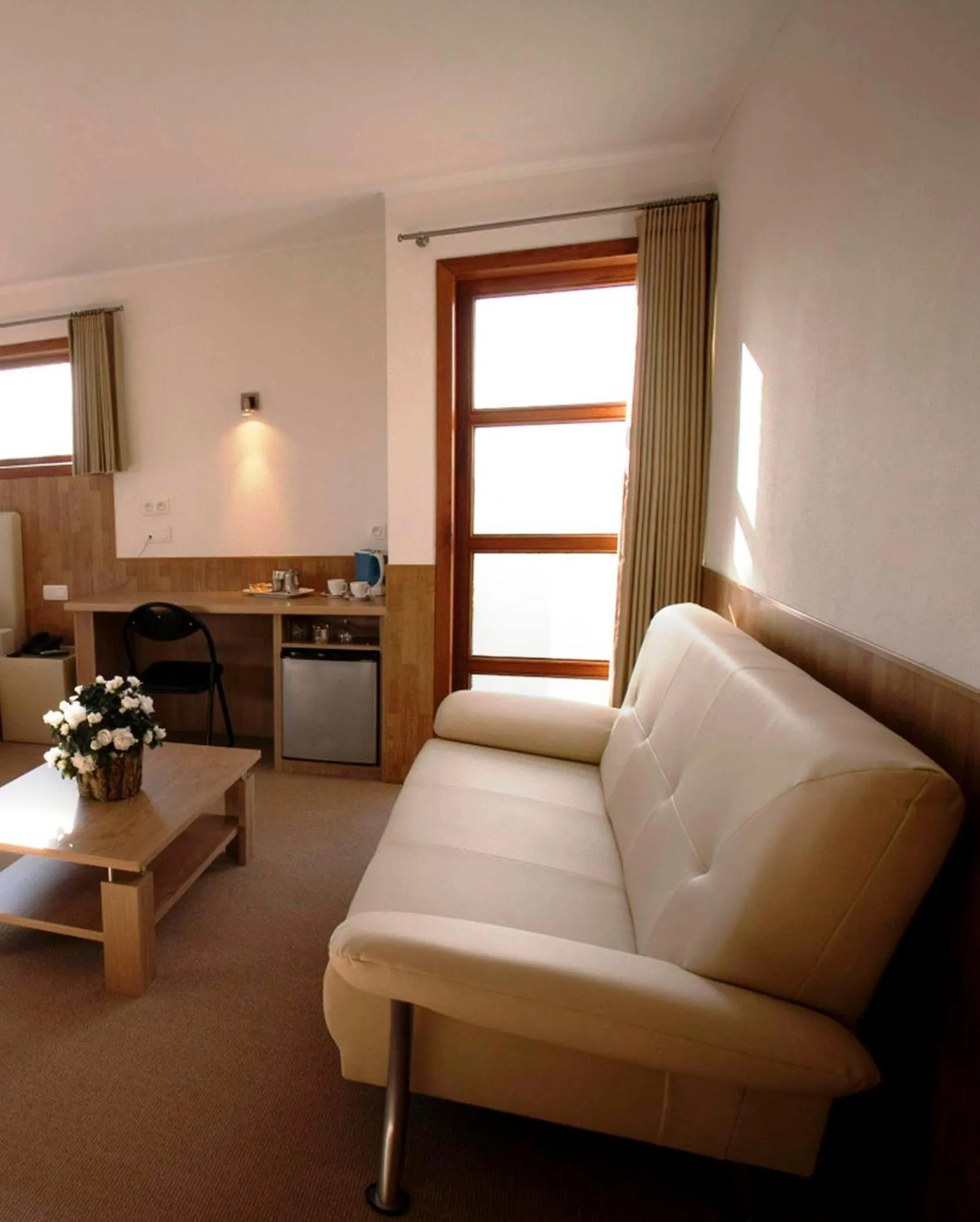 Seating area in Hotel Chamdor