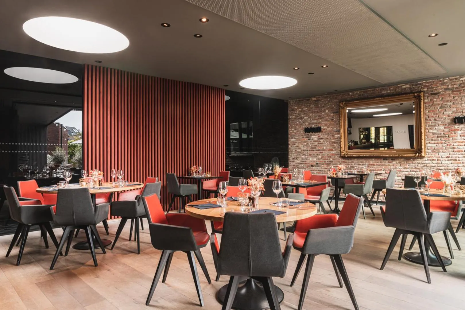 Restaurant/places to eat in Hotel Amfora