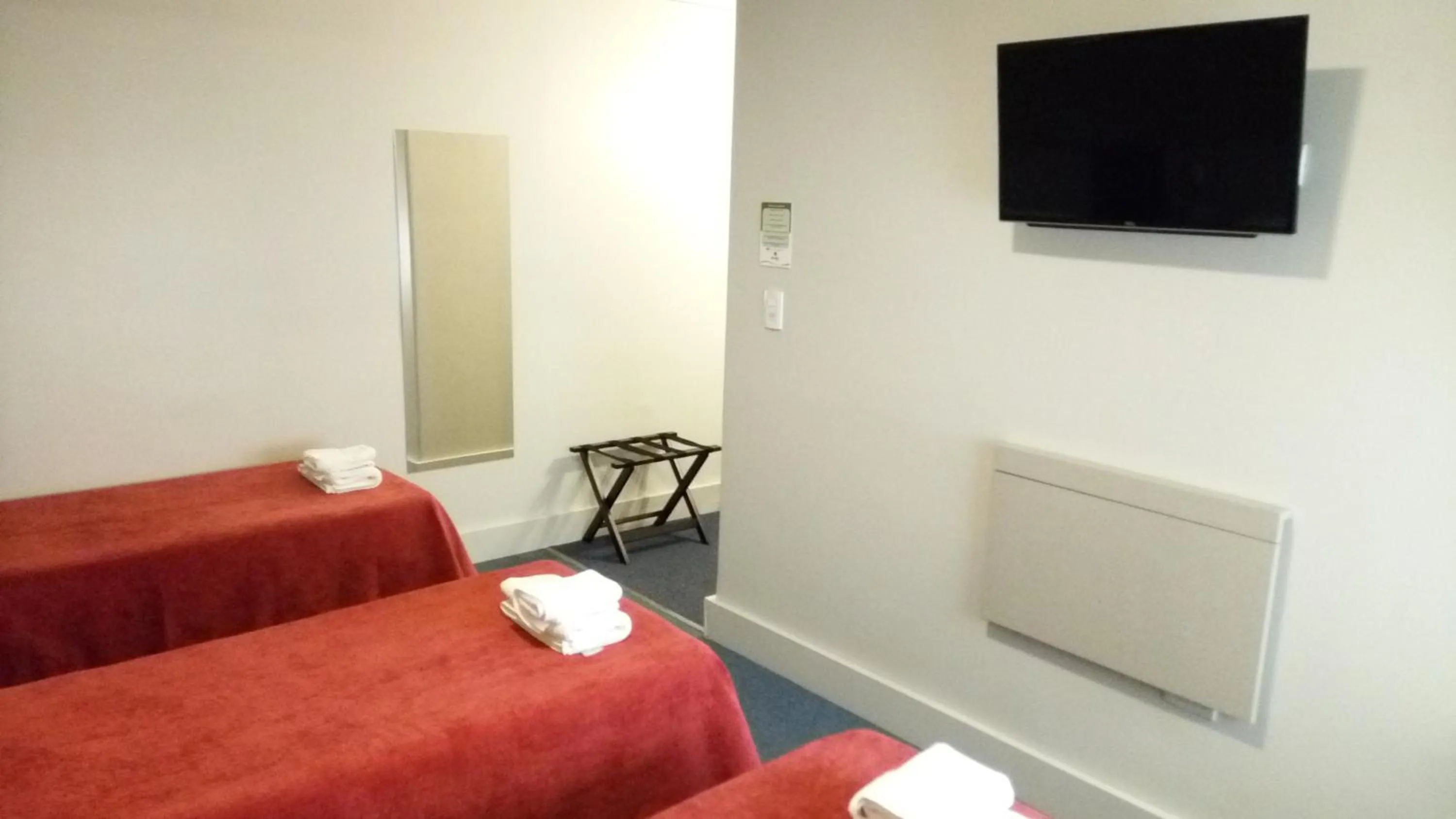 Photo of the whole room, Bed in Estepa Hotel