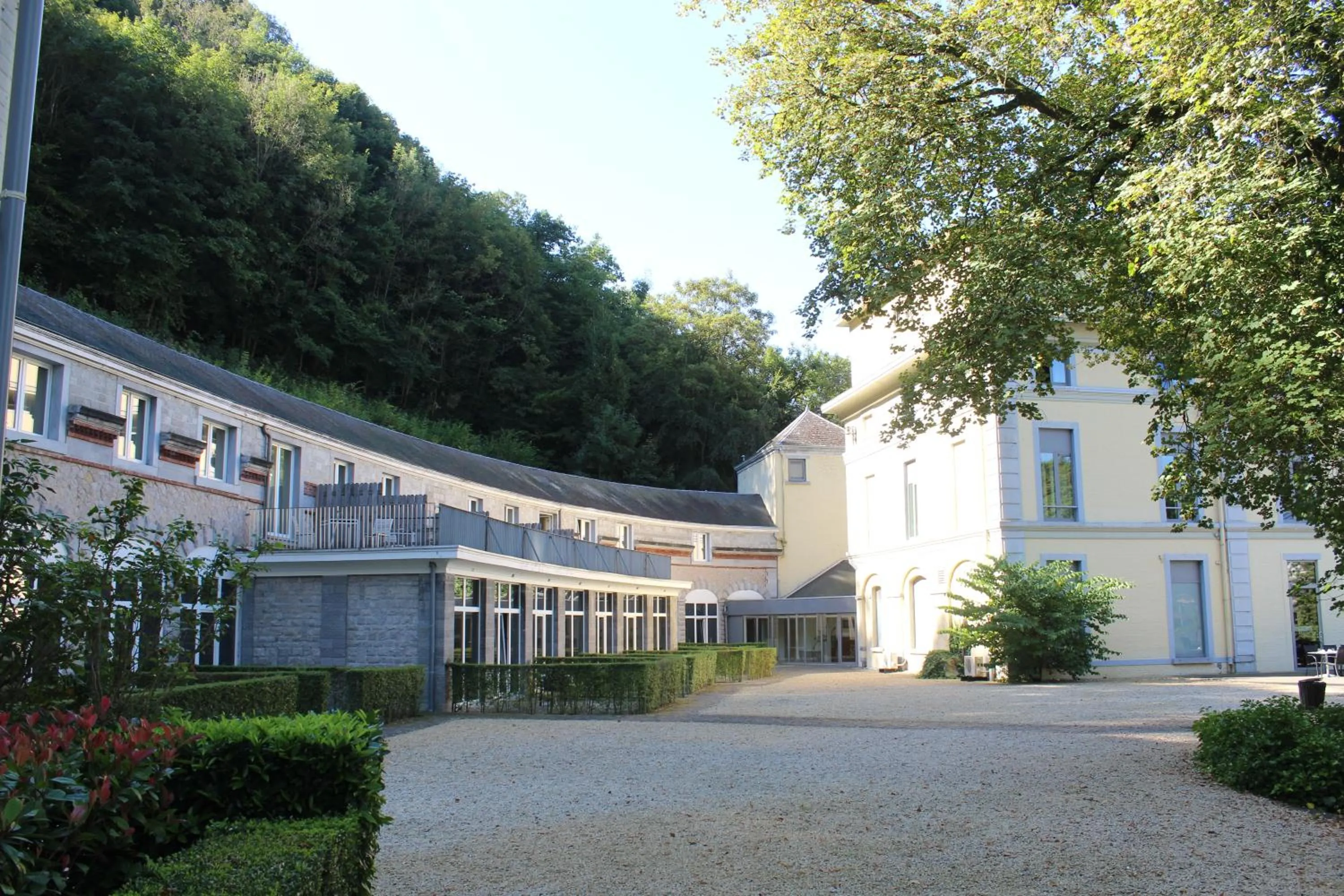 Property building in Castel de Pont-a-Lesse