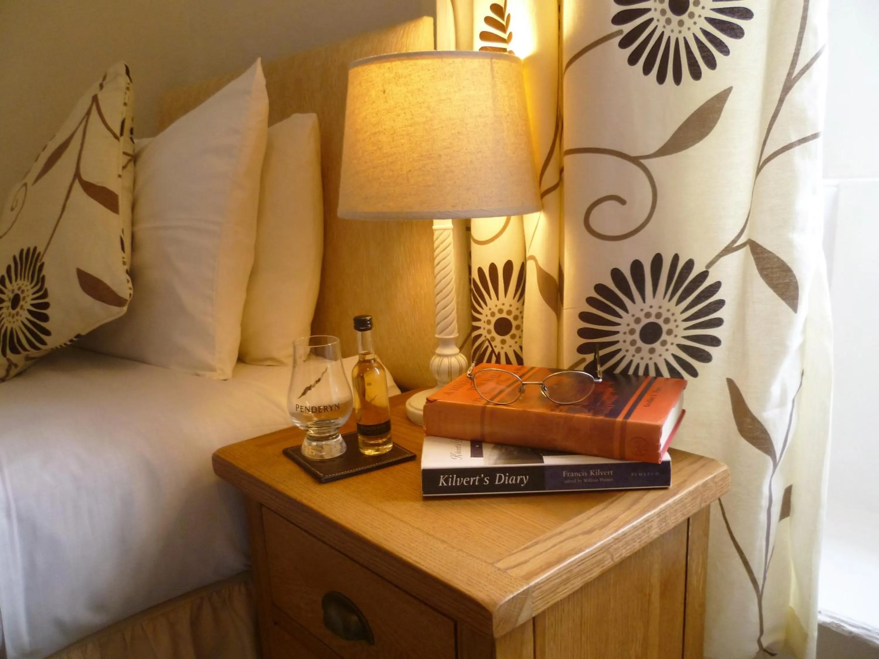 Bedroom, Bed in Aberllynfi Riverside Guest House