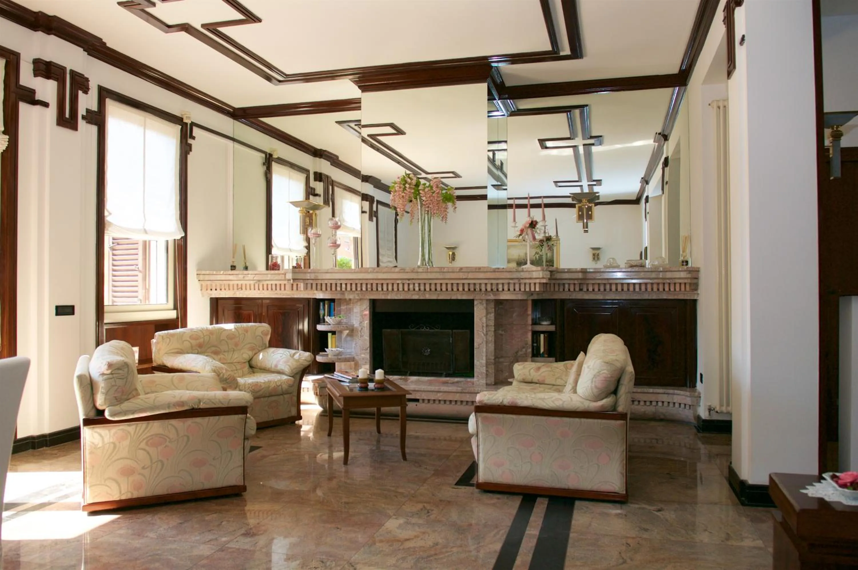 Living room in La Maison Royale Bed & Breakfast