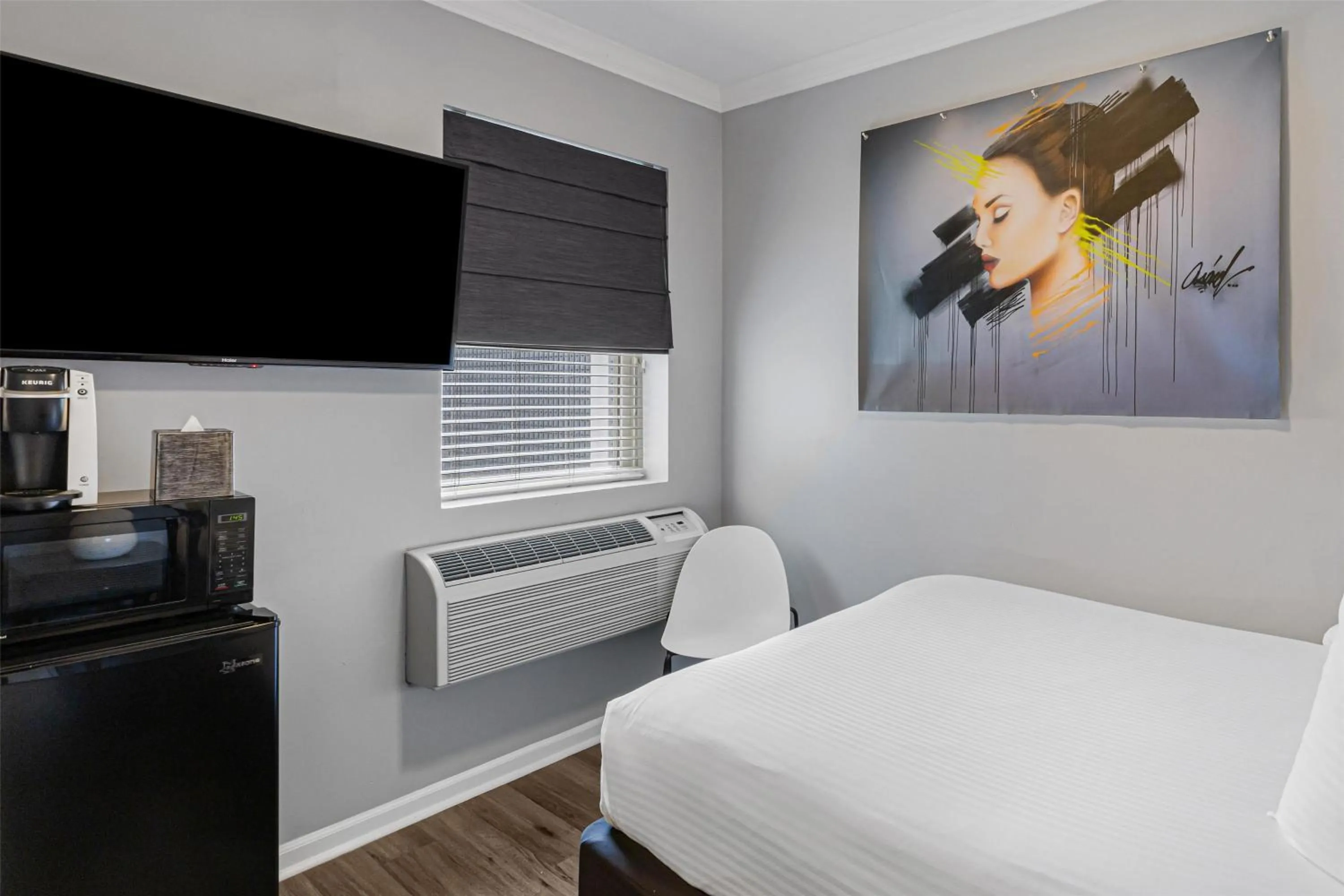Bedroom, Bed in Hotel Chicago West Loop, SureStay Collection by Best Western