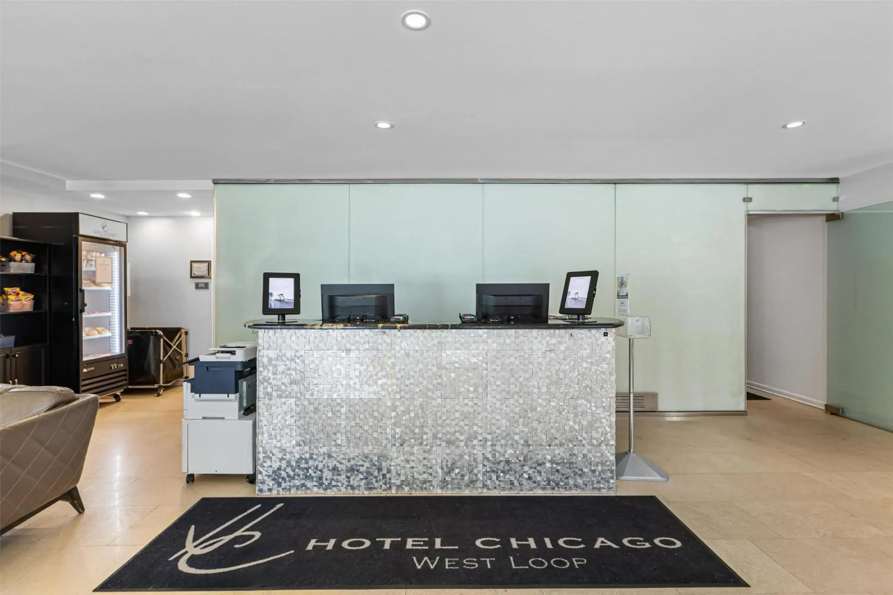 Lobby or reception in Hotel Chicago West Loop, SureStay Collection by Best Western Lobby or reception in Hotel Chicago West Loop, SureStay Collection by Best Western