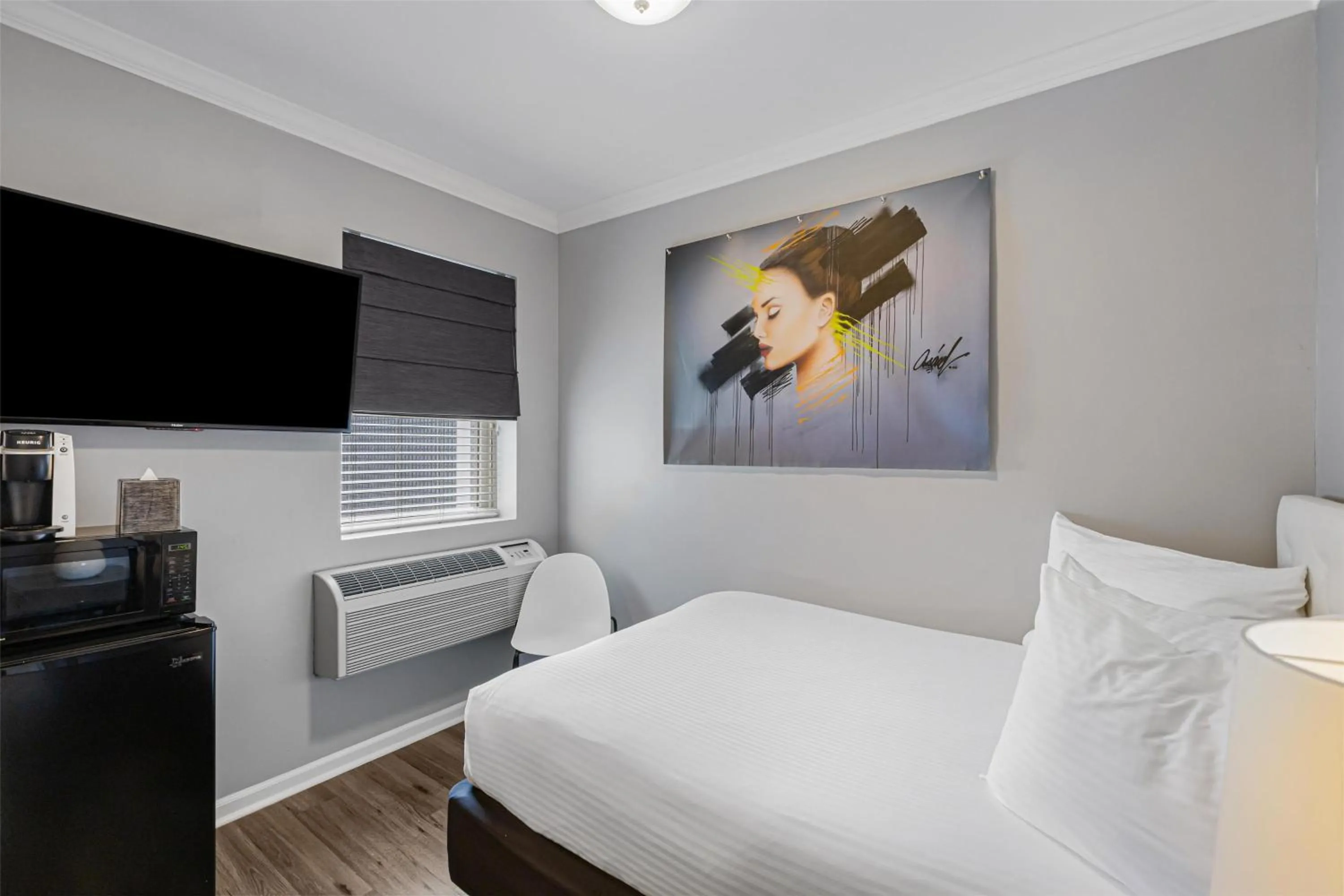 Bedroom, Bed in Hotel Chicago West Loop, SureStay Collection by Best Western