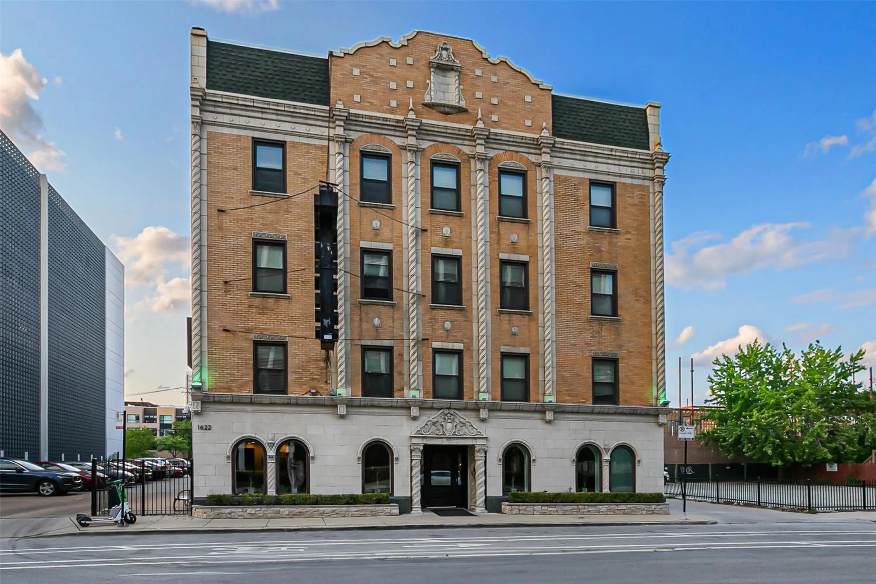 Property building in Hotel Chicago West Loop, SureStay Collection by Best Western Property building in Hotel Chicago West Loop, SureStay Collection by Best Western
