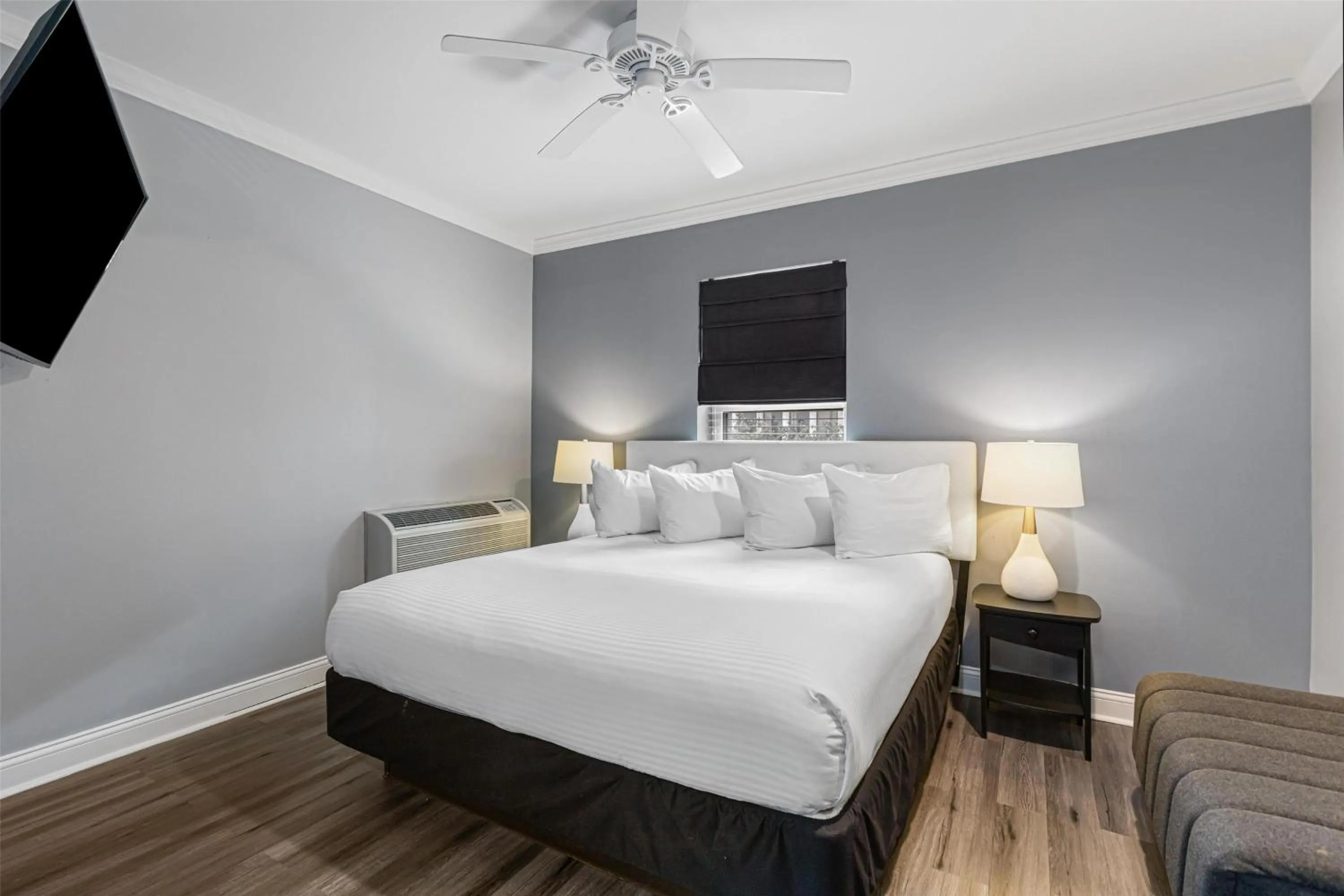 Bedroom, Bed in Hotel Chicago West Loop, SureStay Collection by Best Western