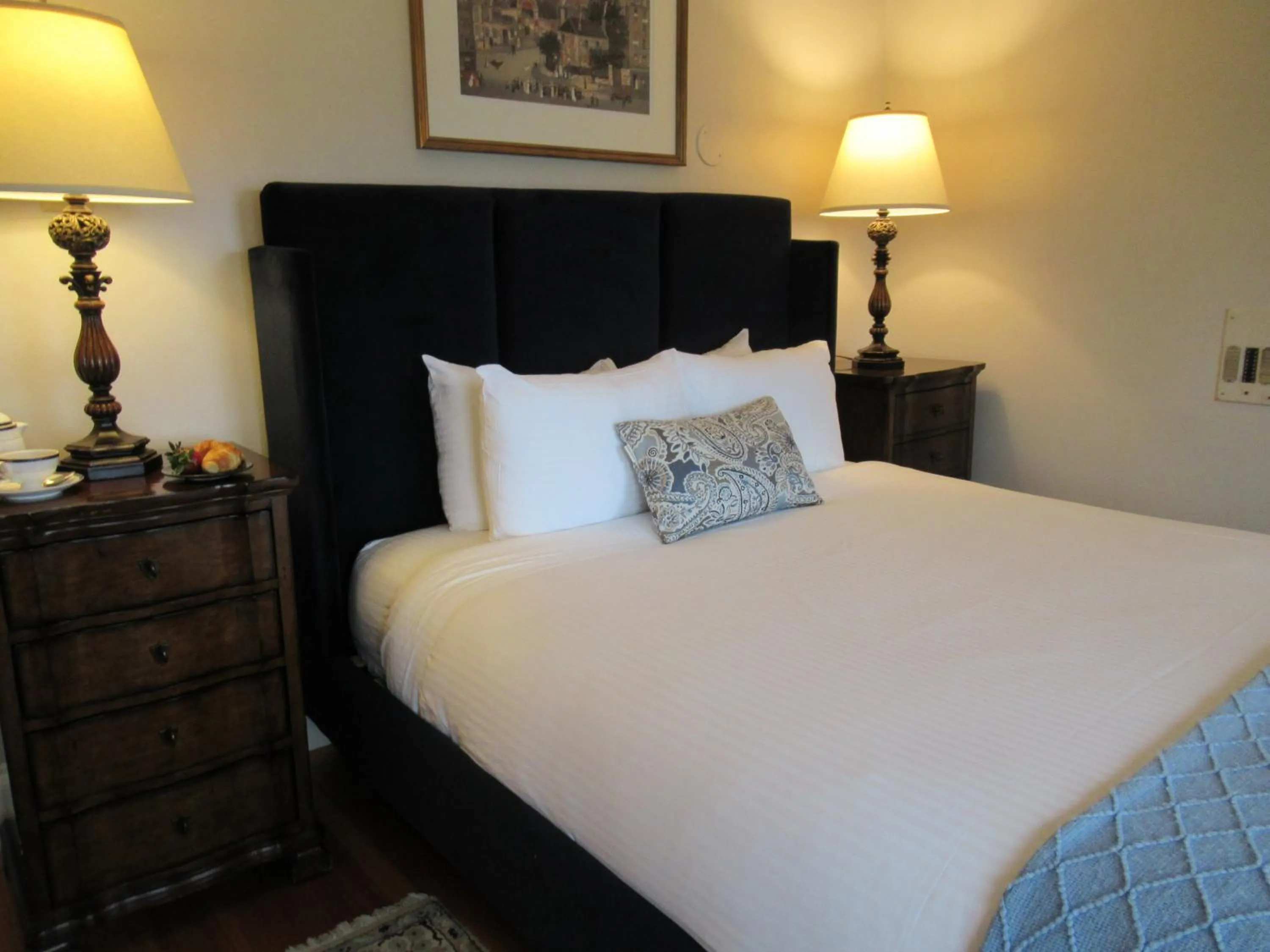 Bed in The White House Inn