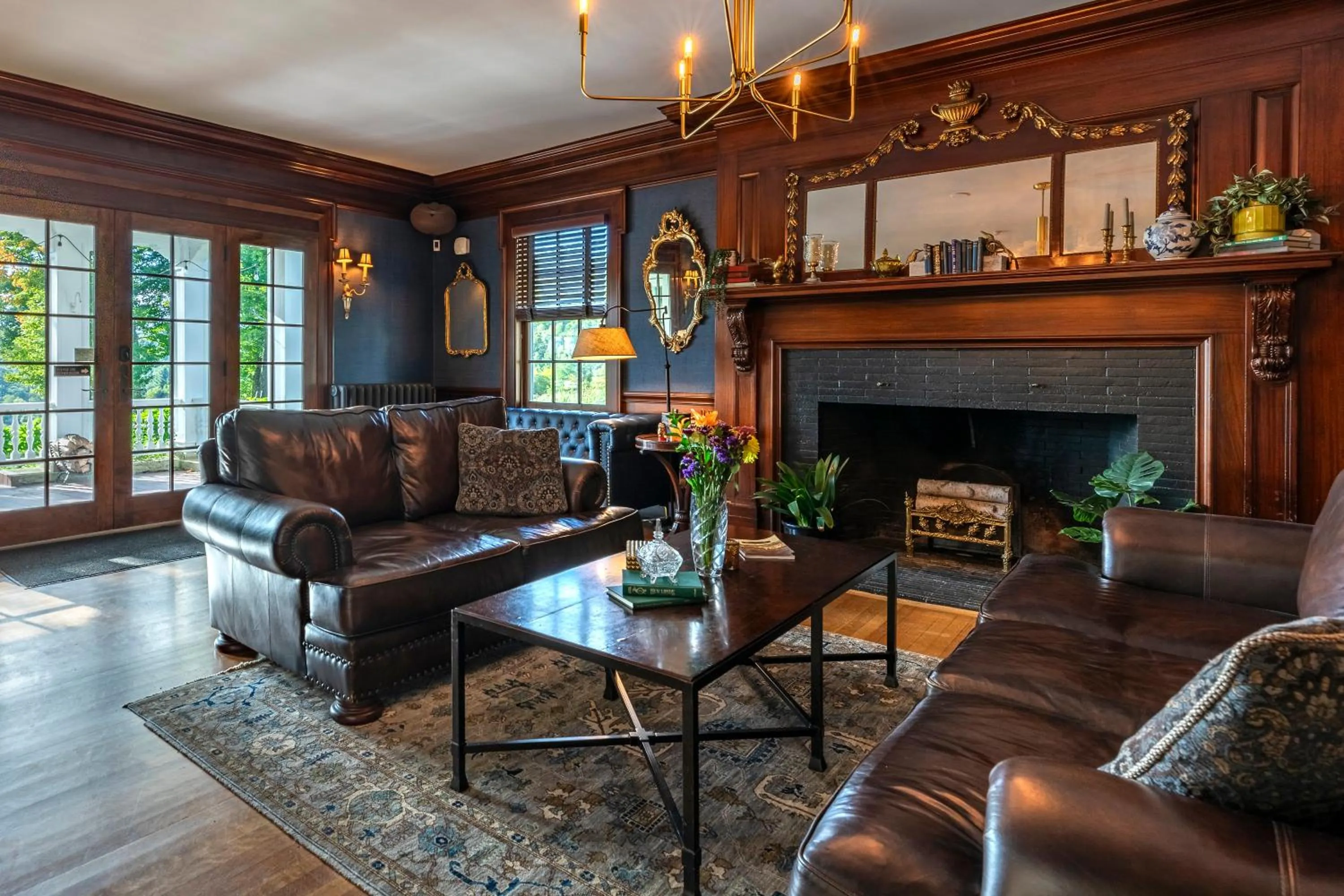 Lounge or bar in The White House Inn