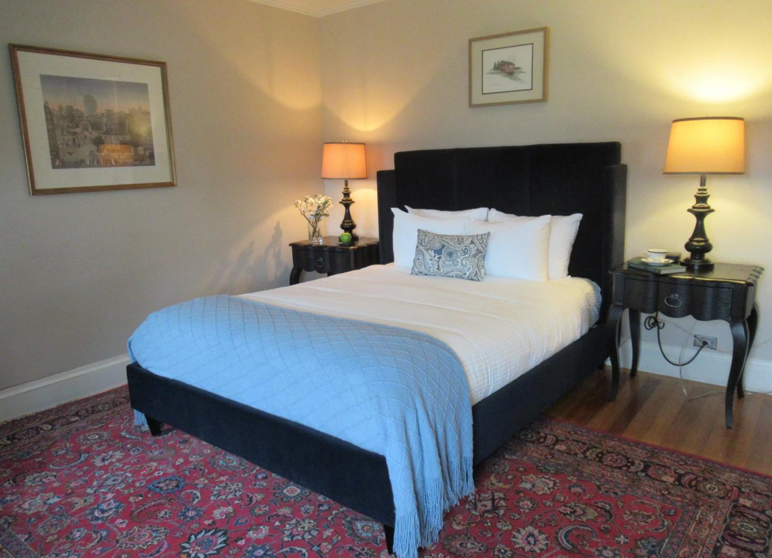 Bed in The White House Inn