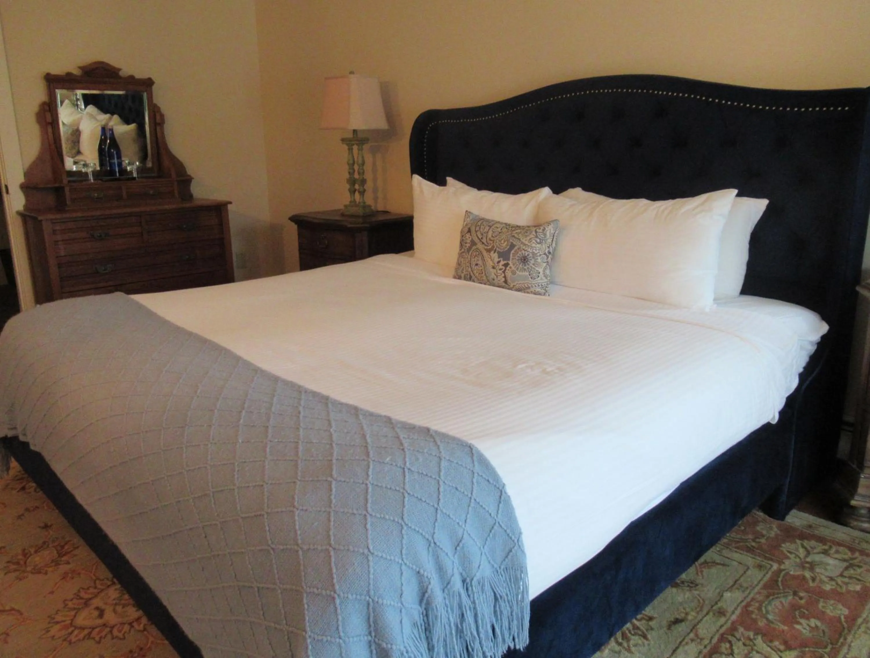 Bed in The White House Inn