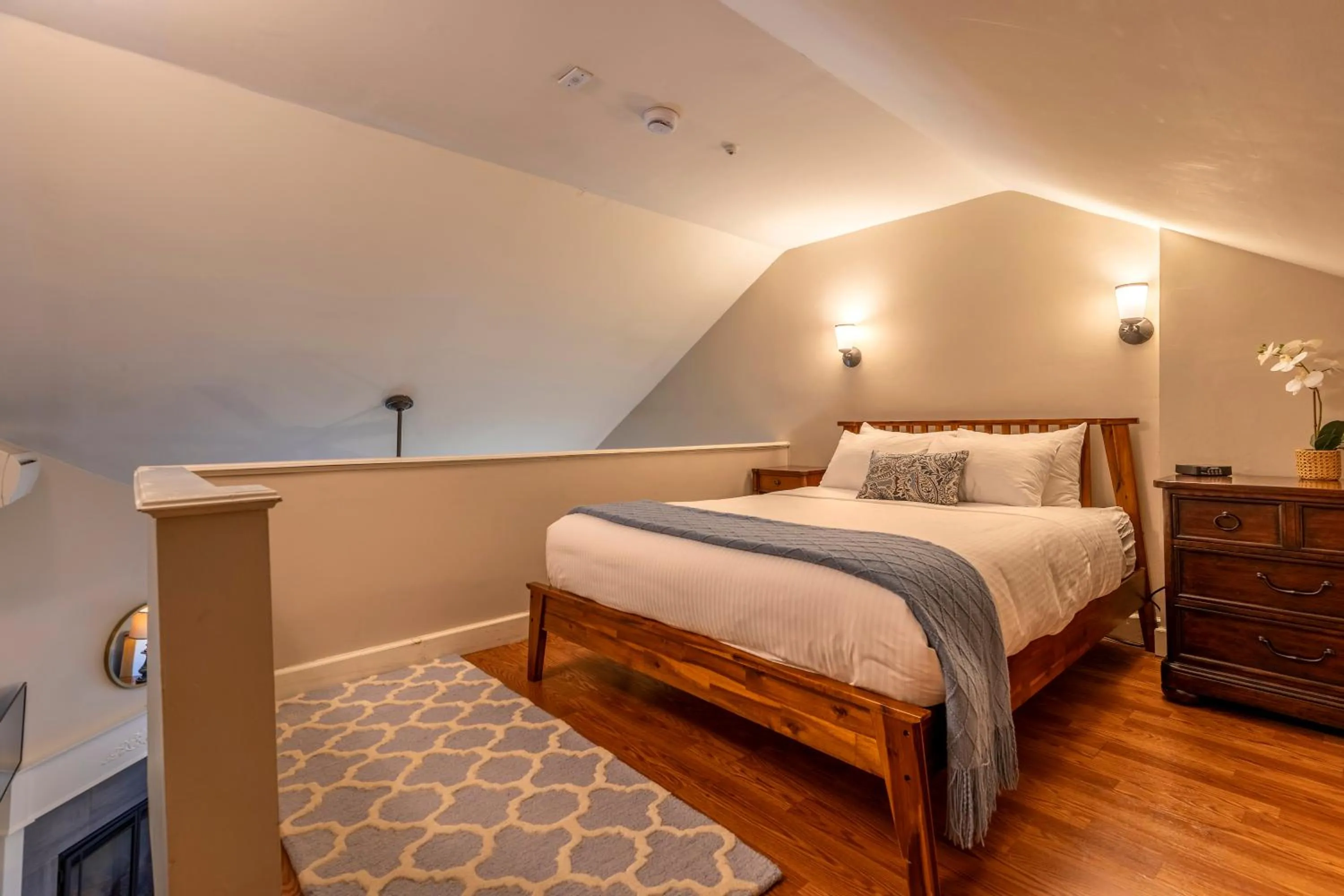 Bed in The White House Inn