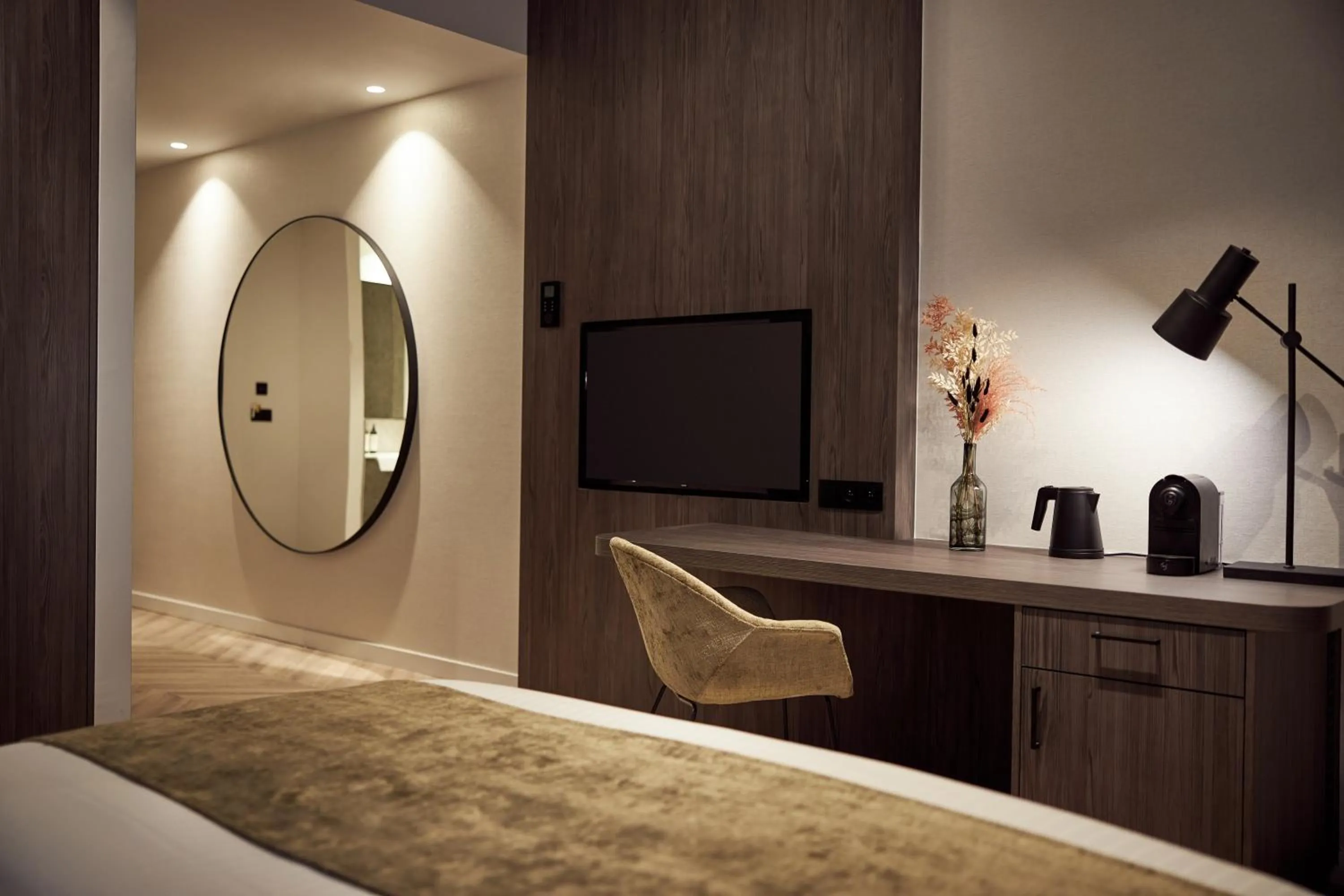 Photo of the whole room, Bed in Van der Valk Hotel Beveren