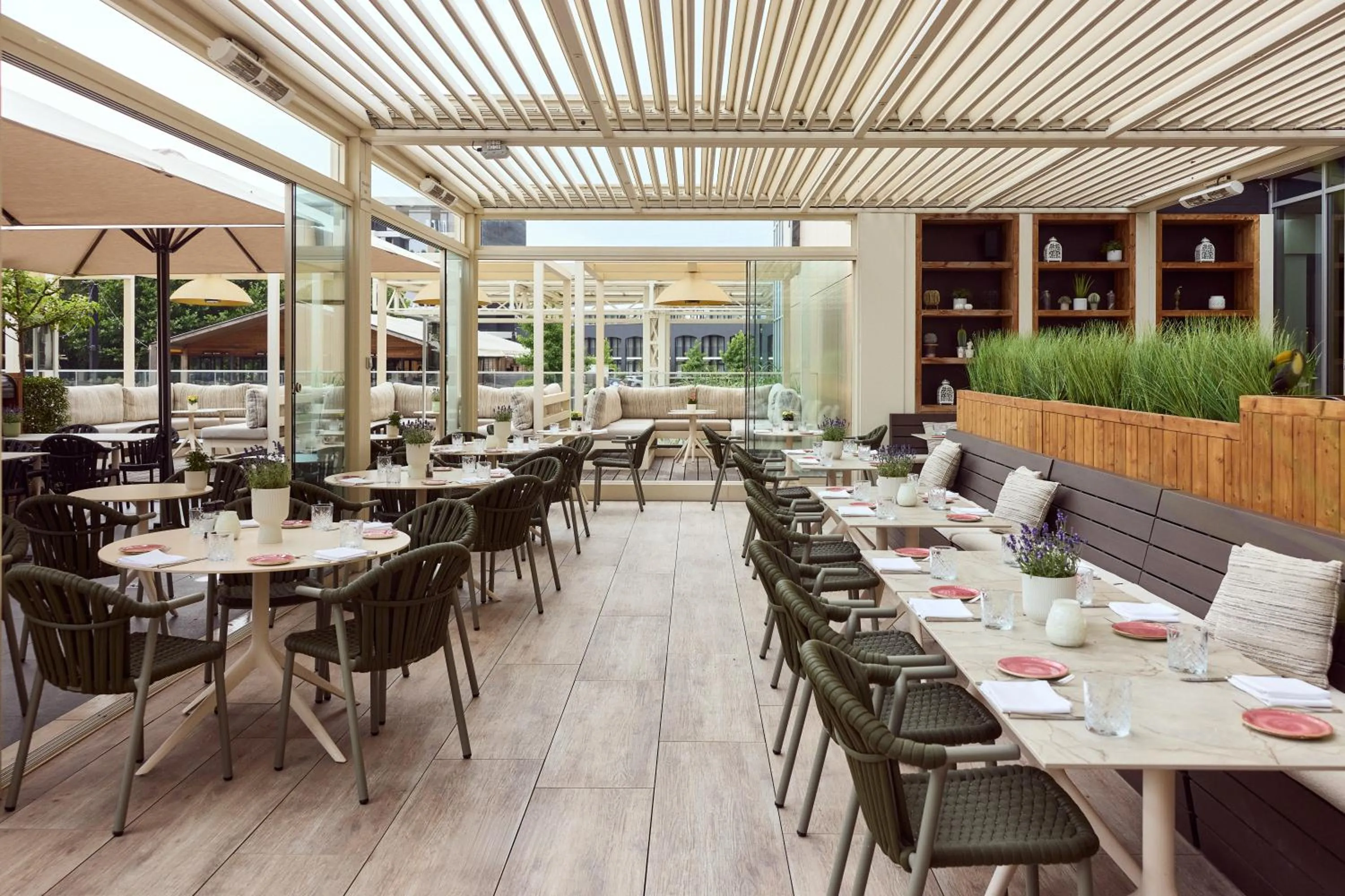 Restaurant/places to eat in Van der Valk Hotel Beveren